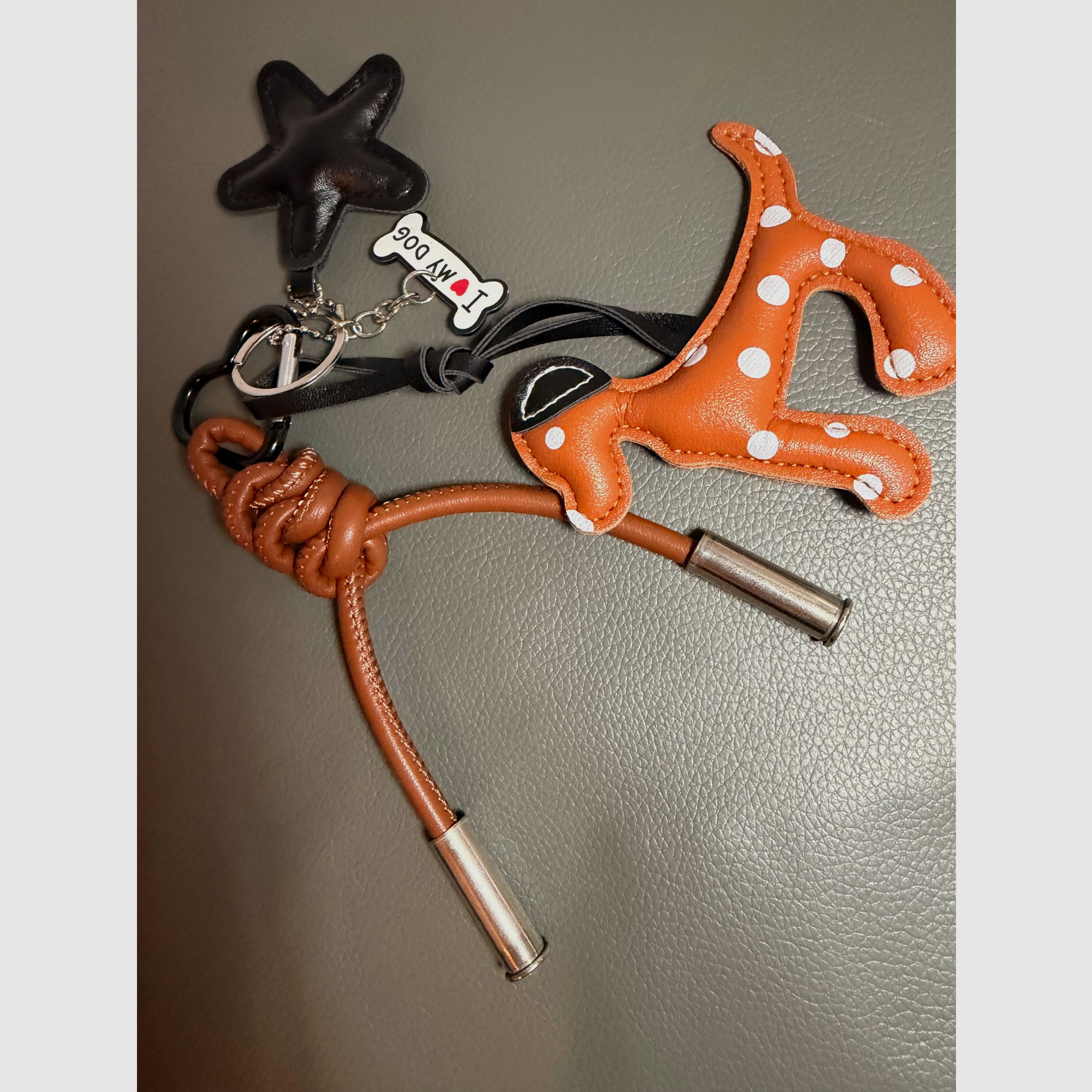 Schlüsselanhänger „I 🖤my Dog“ mit Hülse 357 MAG, Bild 1 von 2