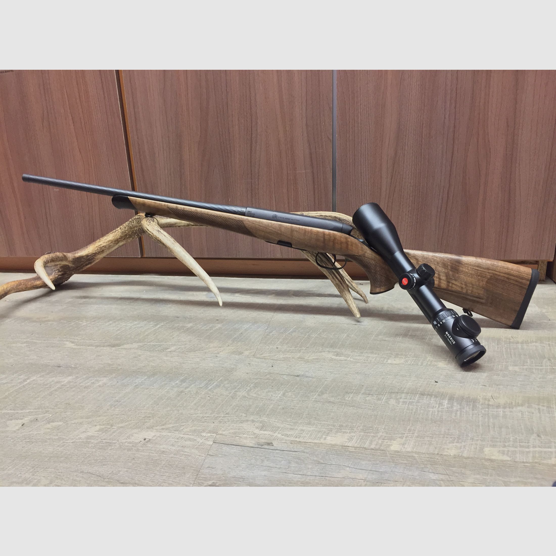 Steyr Mannlicher SM 12 Classic, mit Leica Magnus 2,4-16x56 i