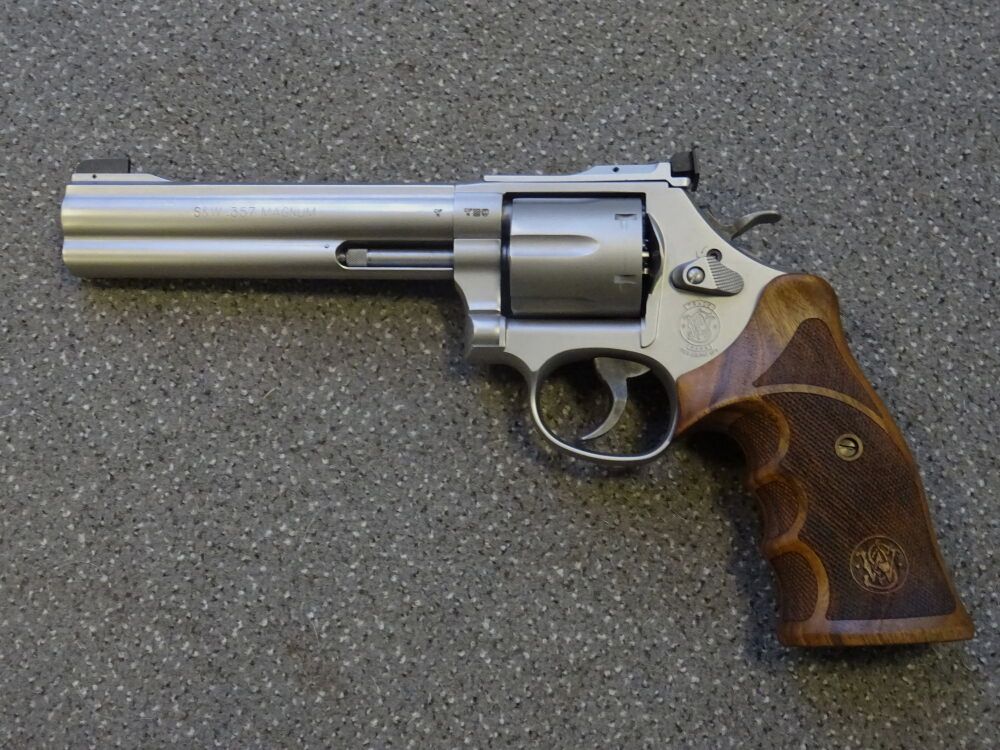 S&W SMITH & WESSON 686-6 TARGET CHAMPION 6"