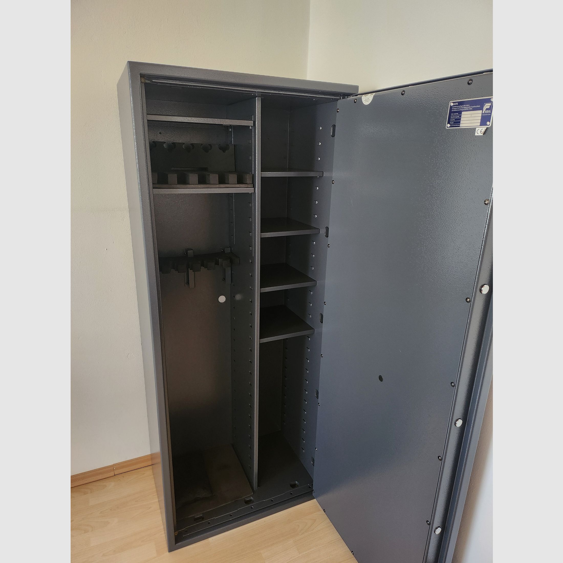 Gun Safe 1-6 Combo EN 1143-1 with shelf part | Electronic lock
