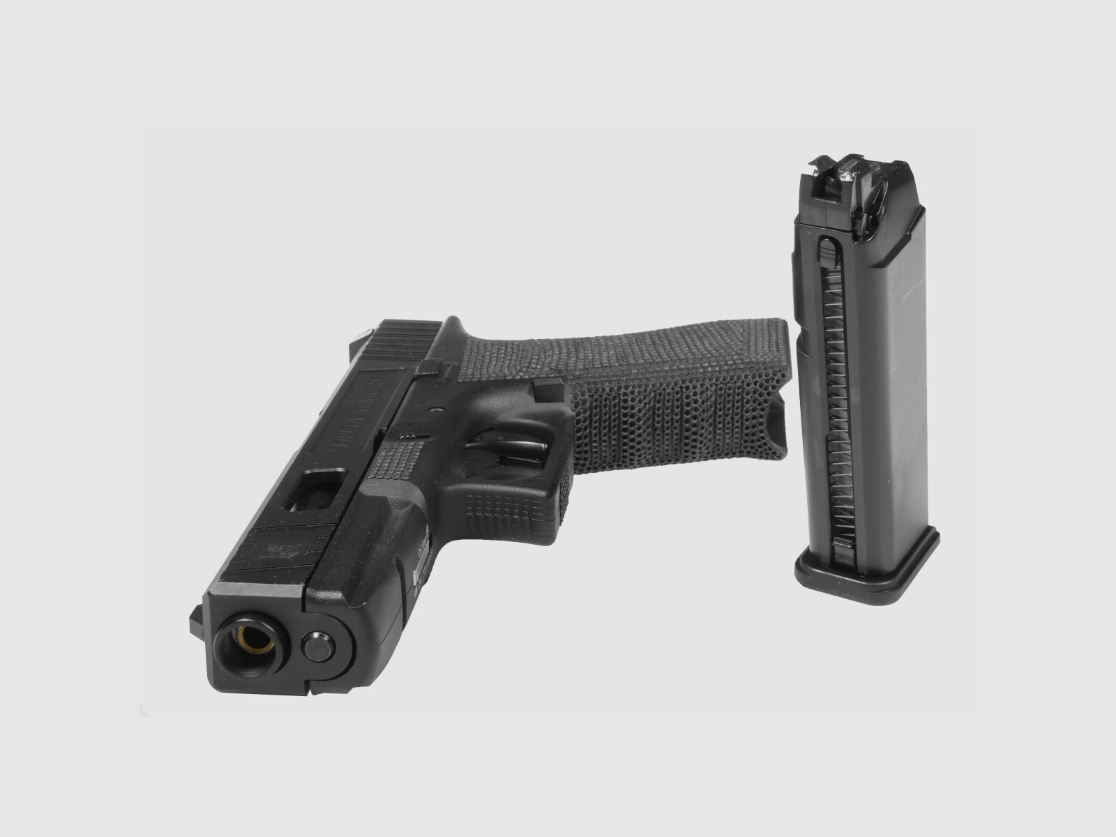 P02 GBB Airsoft Pistole in Schwarz | Delta Armory