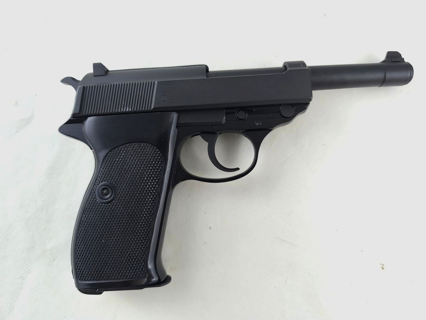 Pistola Walther P1 cal. 4 mm M20, immagine 3 di 4