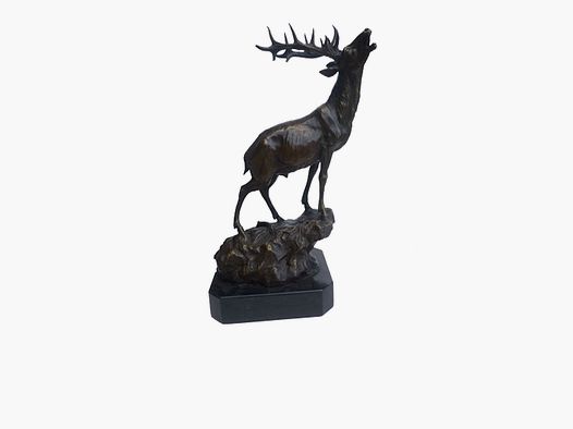 Lovergreen growing bronze statue motif deer on a rock