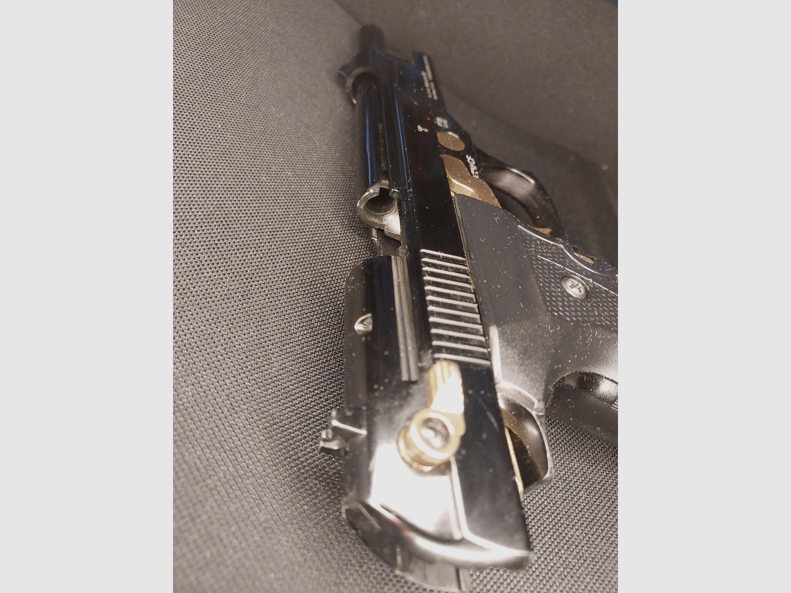 Ekol Firat Magnum Schreckschuss Pistole Schwarz/Gold Kal. 9mm P.A.K. (PTB 1112)