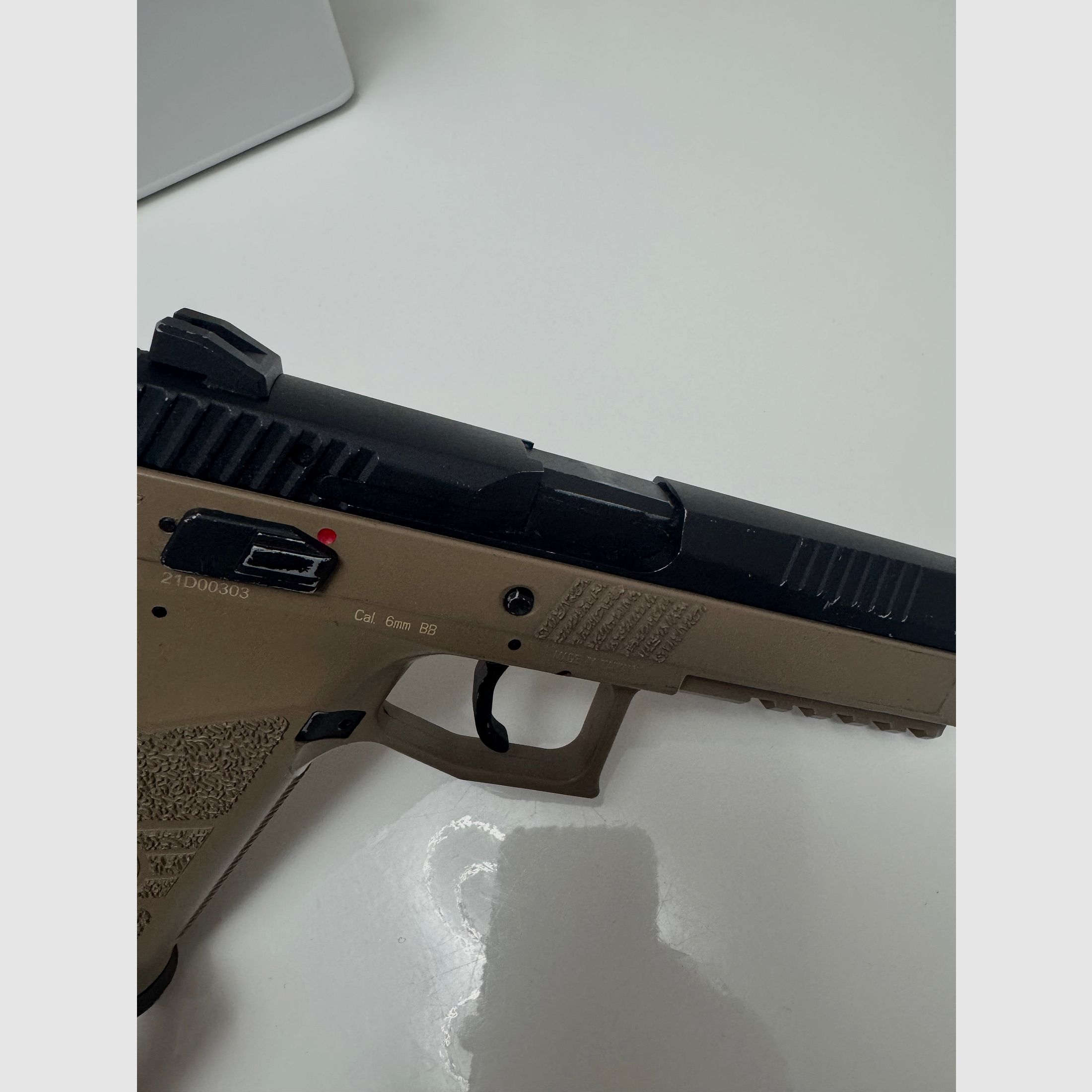 Airsoft CZ-P09 6mm glissière en métal avec chargeur Co2