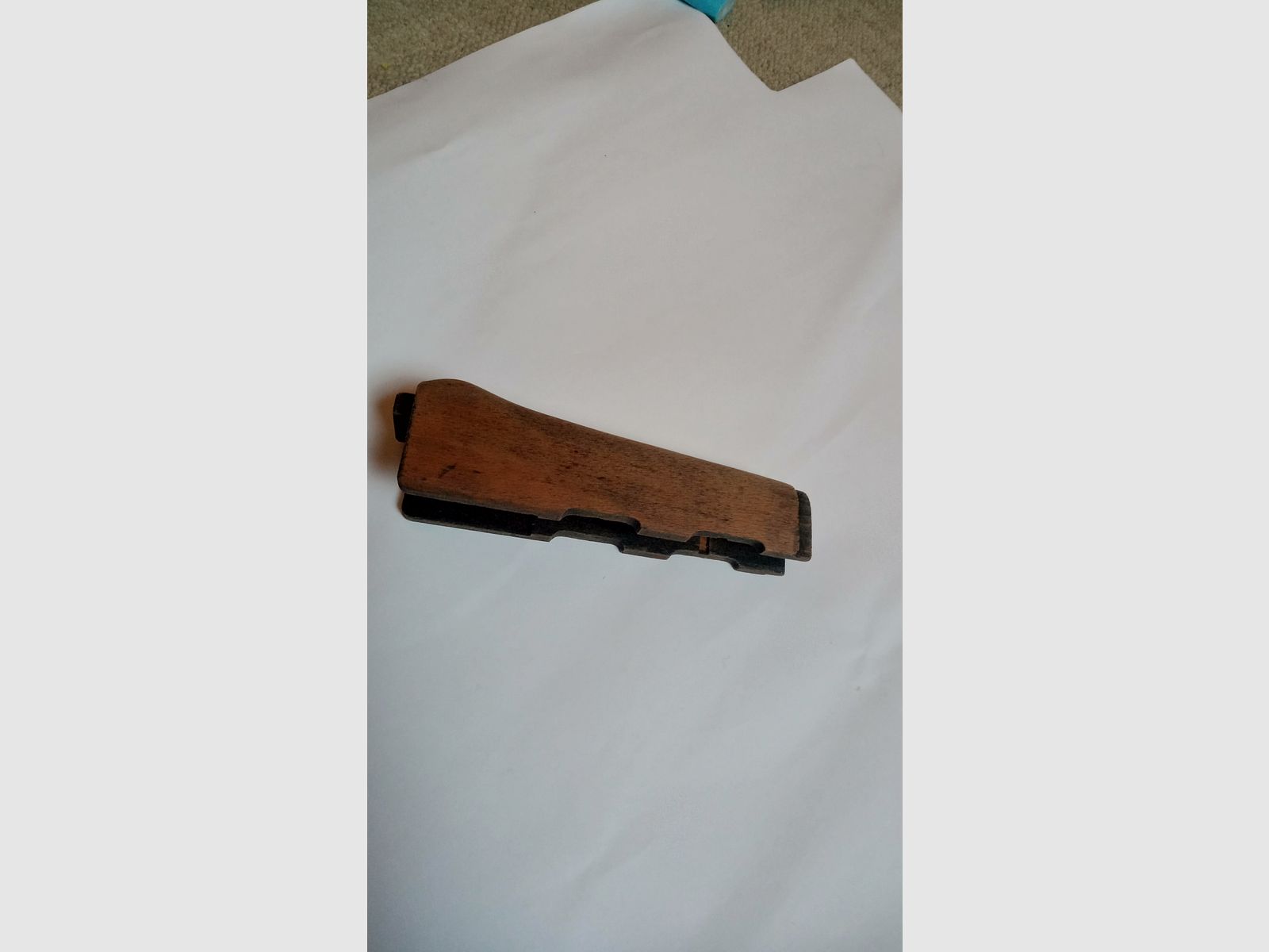 Unterer Handschutz aus Holz einer Mpi-KM  ost-deutsche AKM / AK47