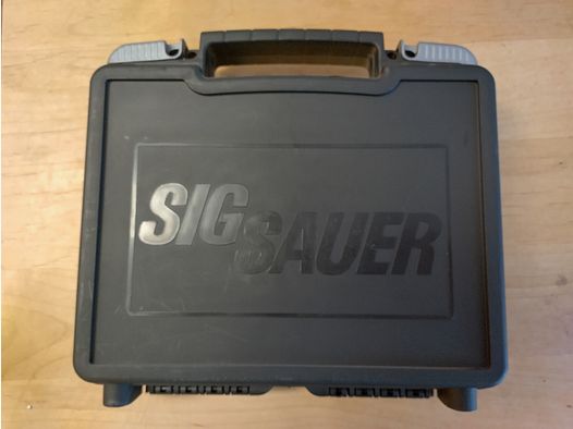 <SIG SAUER P320 Compact Cal. 9 mm Luger: Like new and available immediately!