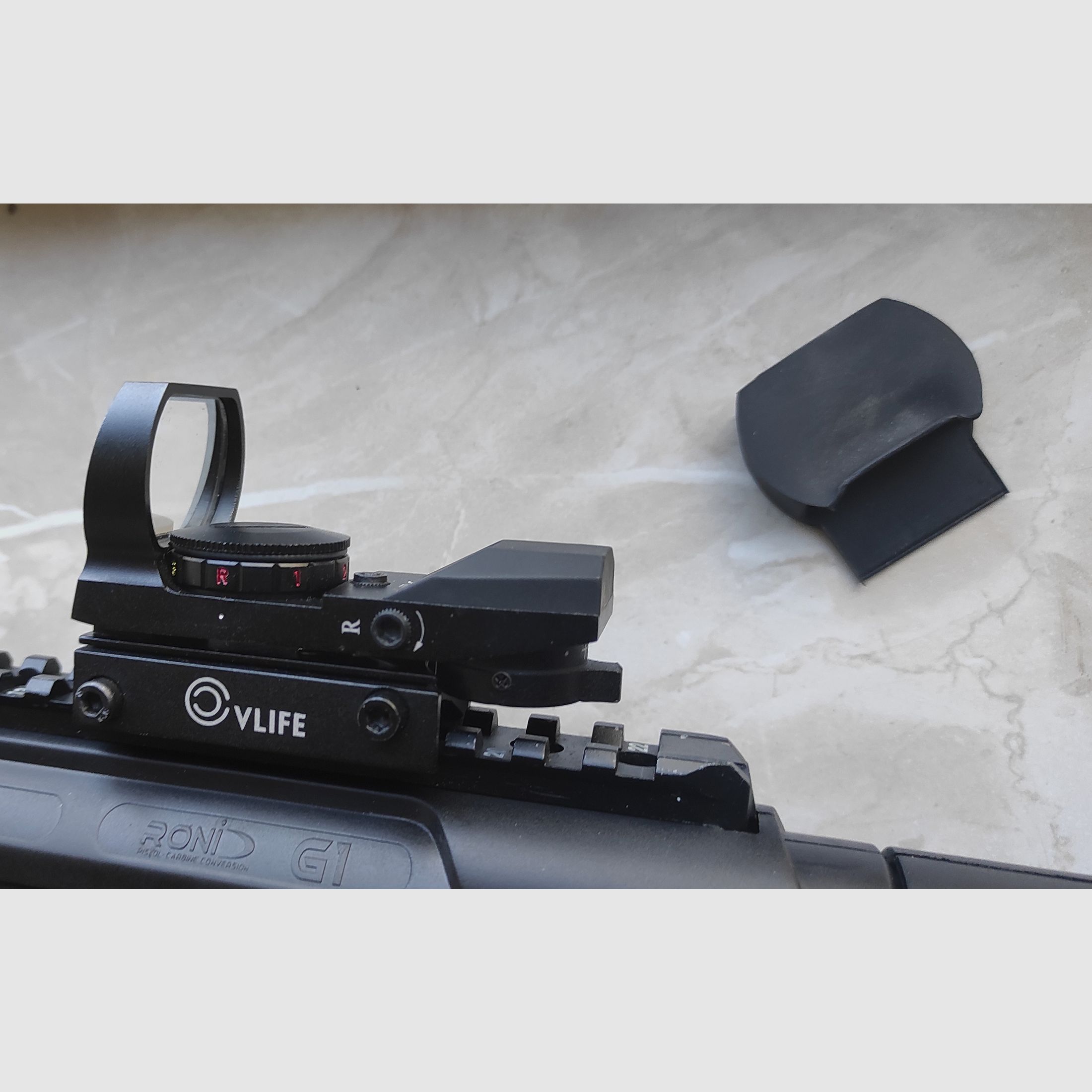 Glock 18C GBB - G18C inkl. Magazinen, Roni Kit und Visier 