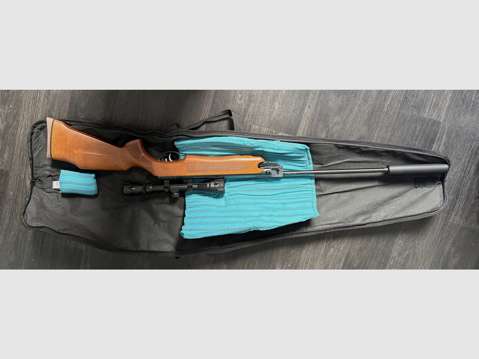 Weihrauch HW 35 K air rifle 4.5 mm with scope and bag