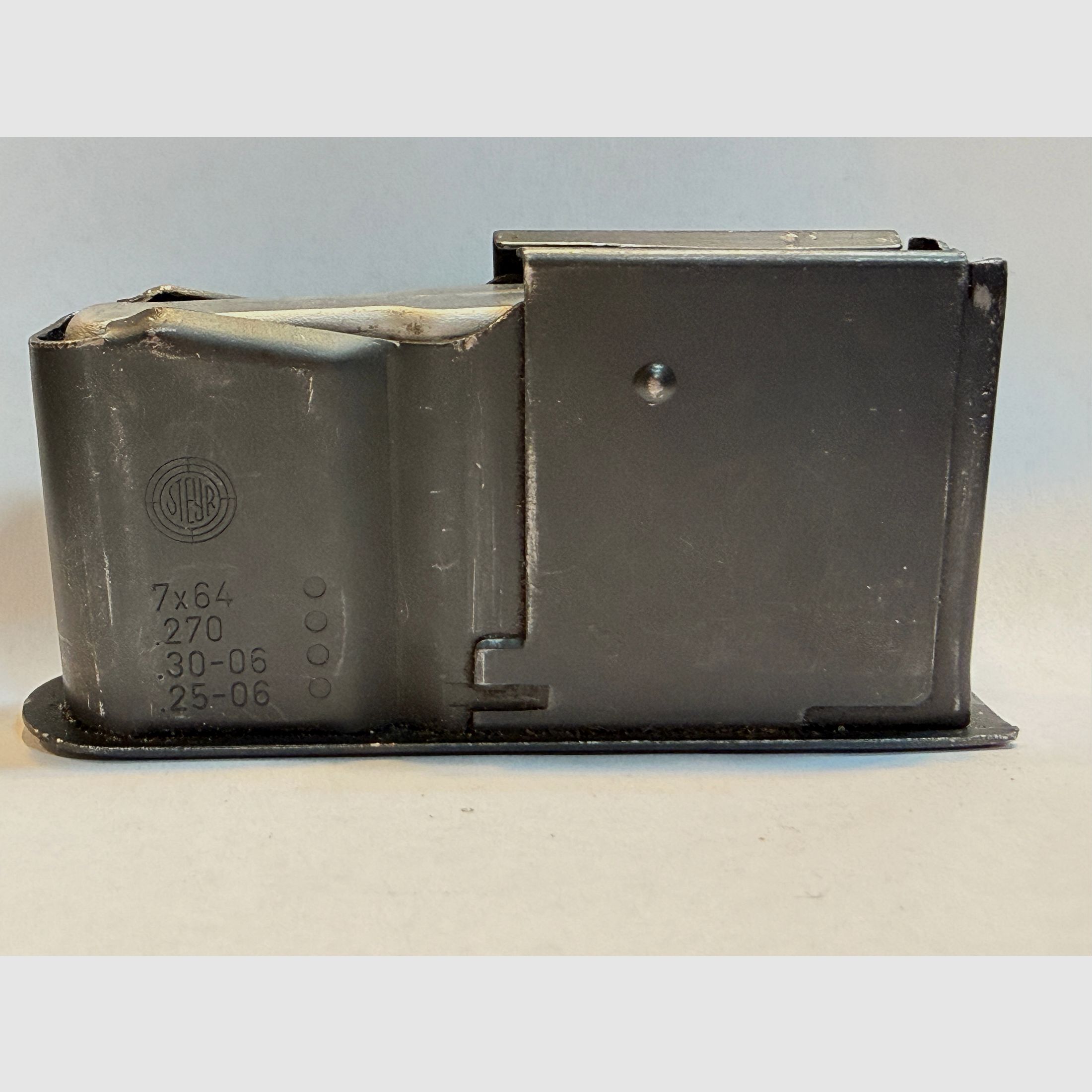 Steyr Mannlicher Luxus magazine