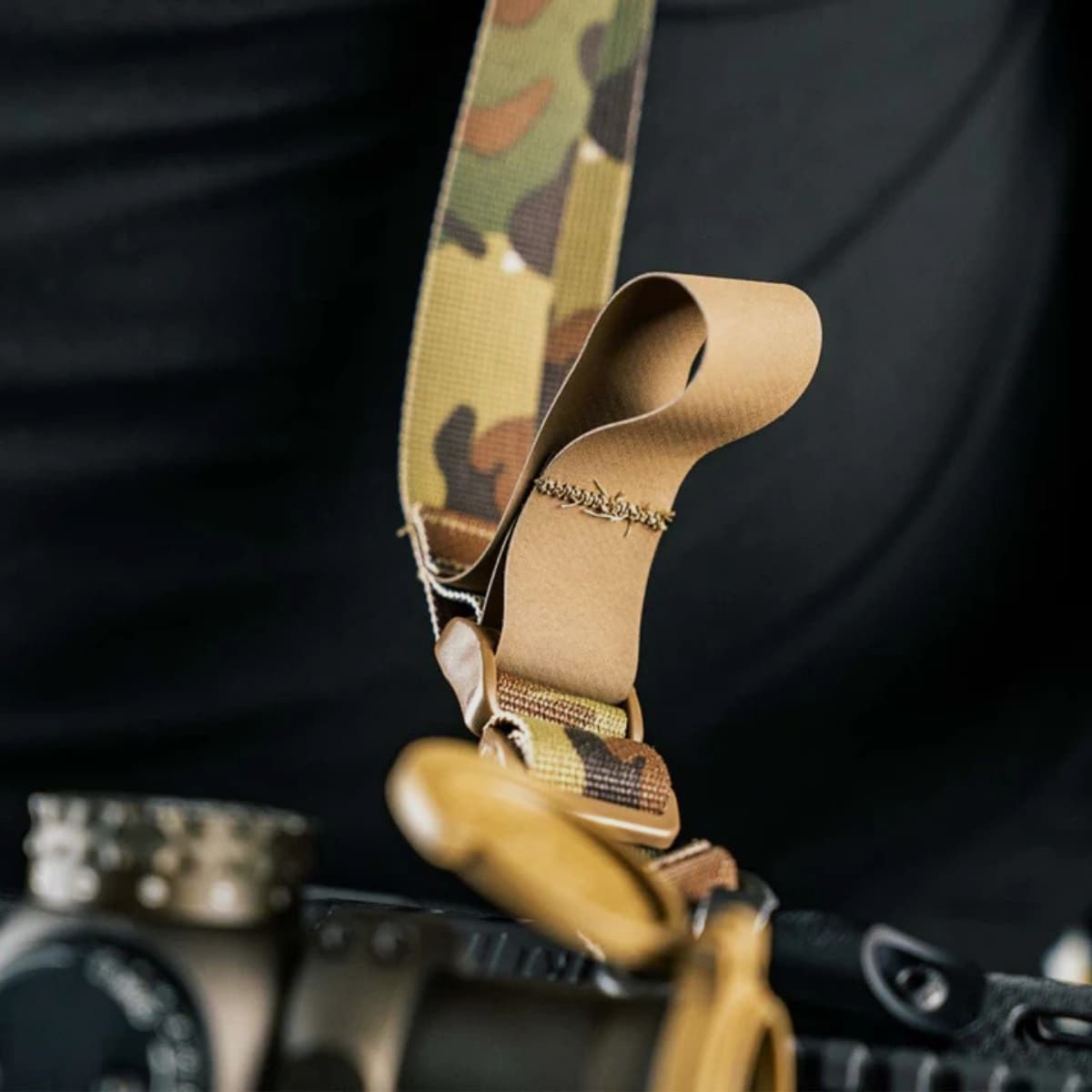ADAPTIV DEFENSE – Correa para DMR – Multicam Black, imagen 3 de 5