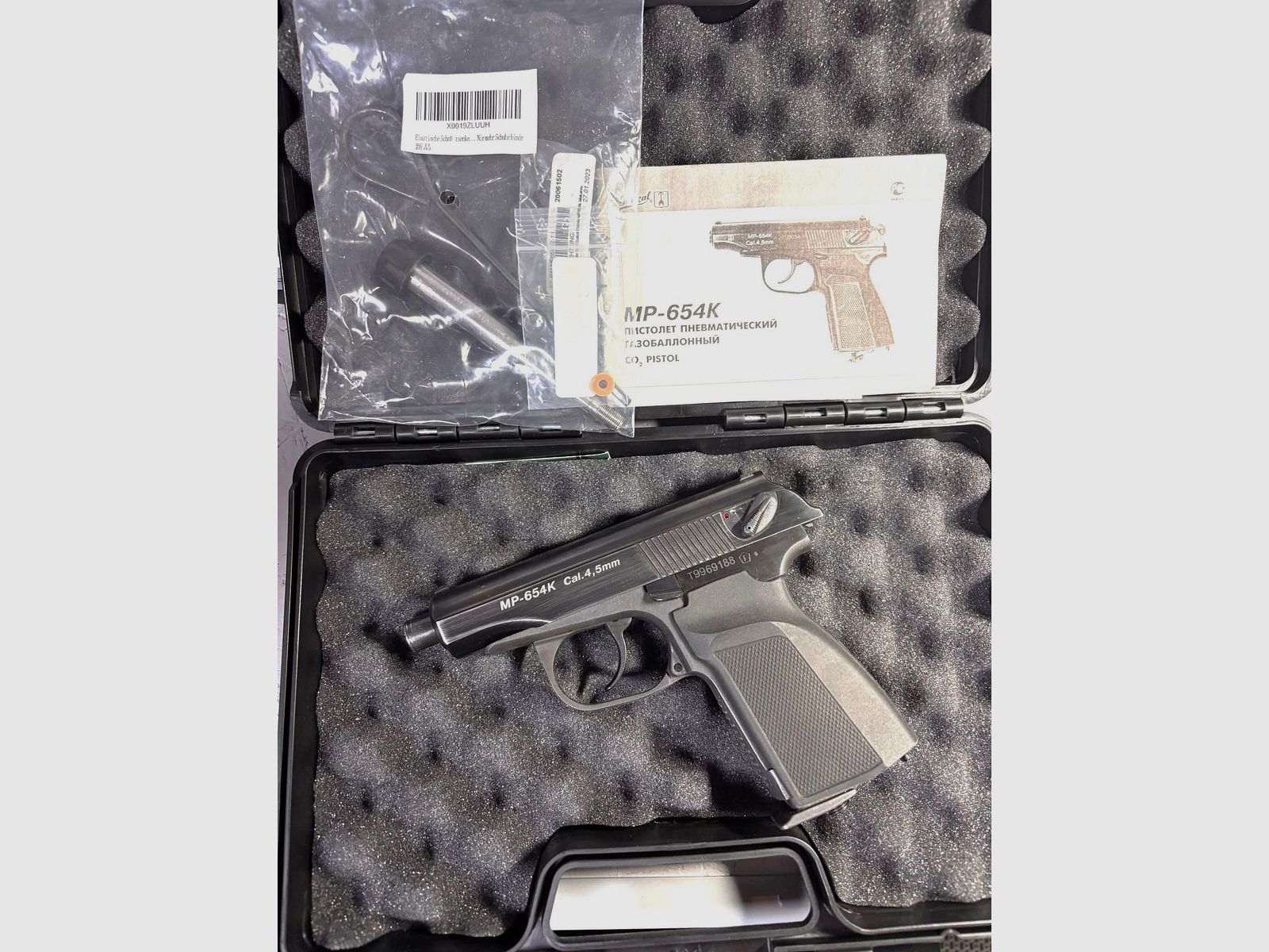 Makarov Co2 Pistole Halbautomat in 4,5 mm BB dieses Modell ist mit Origianl Teilen der legendären Makarov hergestellt worden