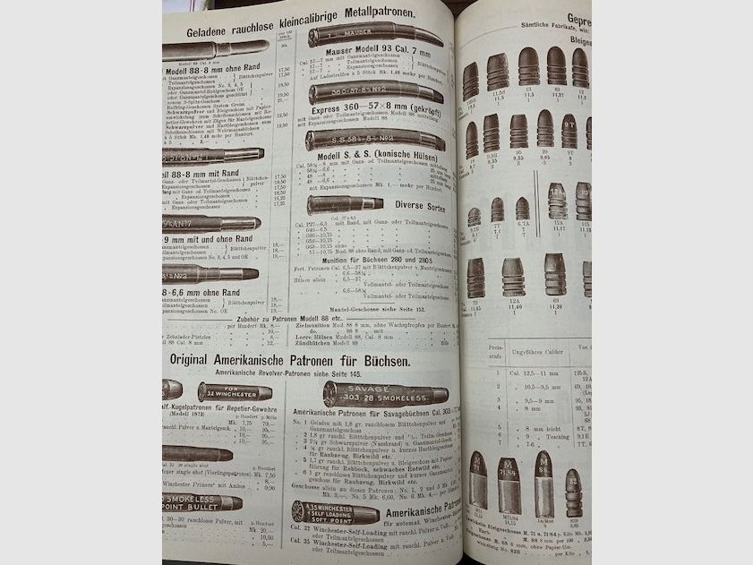 Waffenkatalog von AKAH 1908   "Waffen-Munition-Jagdgeräte - Touristen-Artikel"