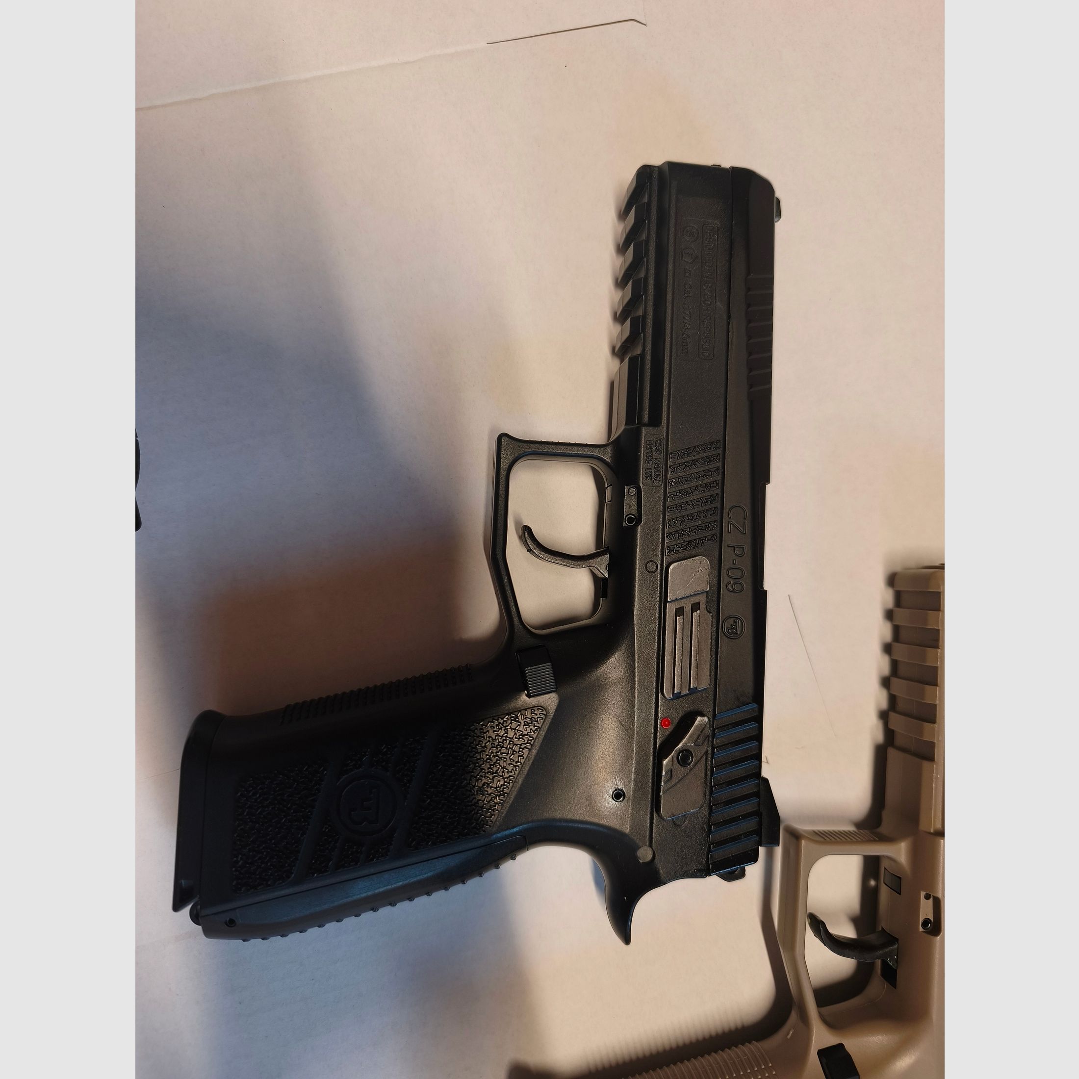 2x CO2 Pistool CZ P-09 4,5mm