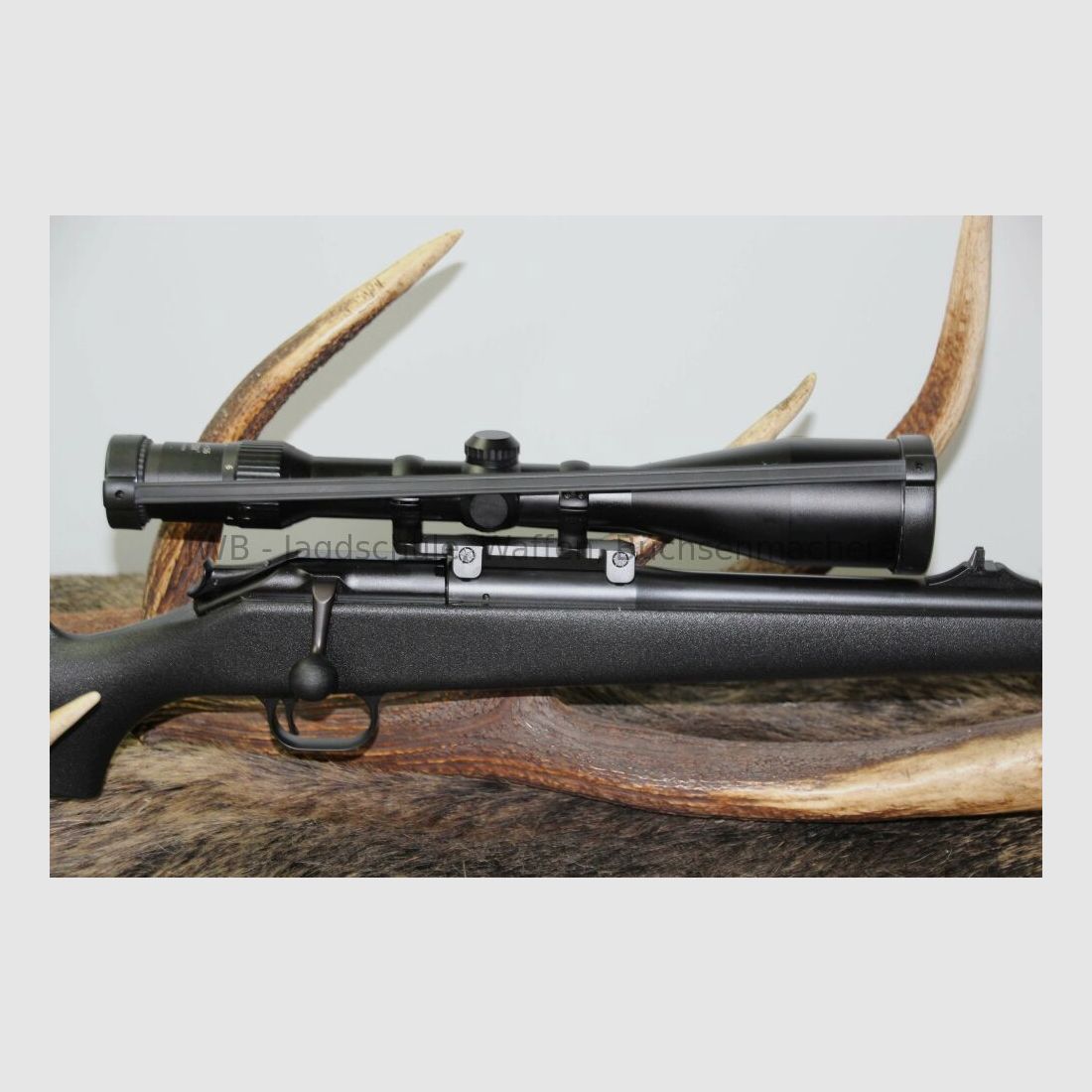 Blaser R93 Offroad Semi-Weight mit Zielfernrohr -ideale Drückjagdwaffe- .300WinMag