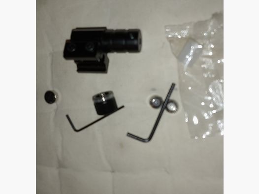 Neu Laser Picatinny Universal Airsoft Softair Paintball Waffe Gewehr Luftgewehr Rotpunkt neue Batterien 11m und 21mm