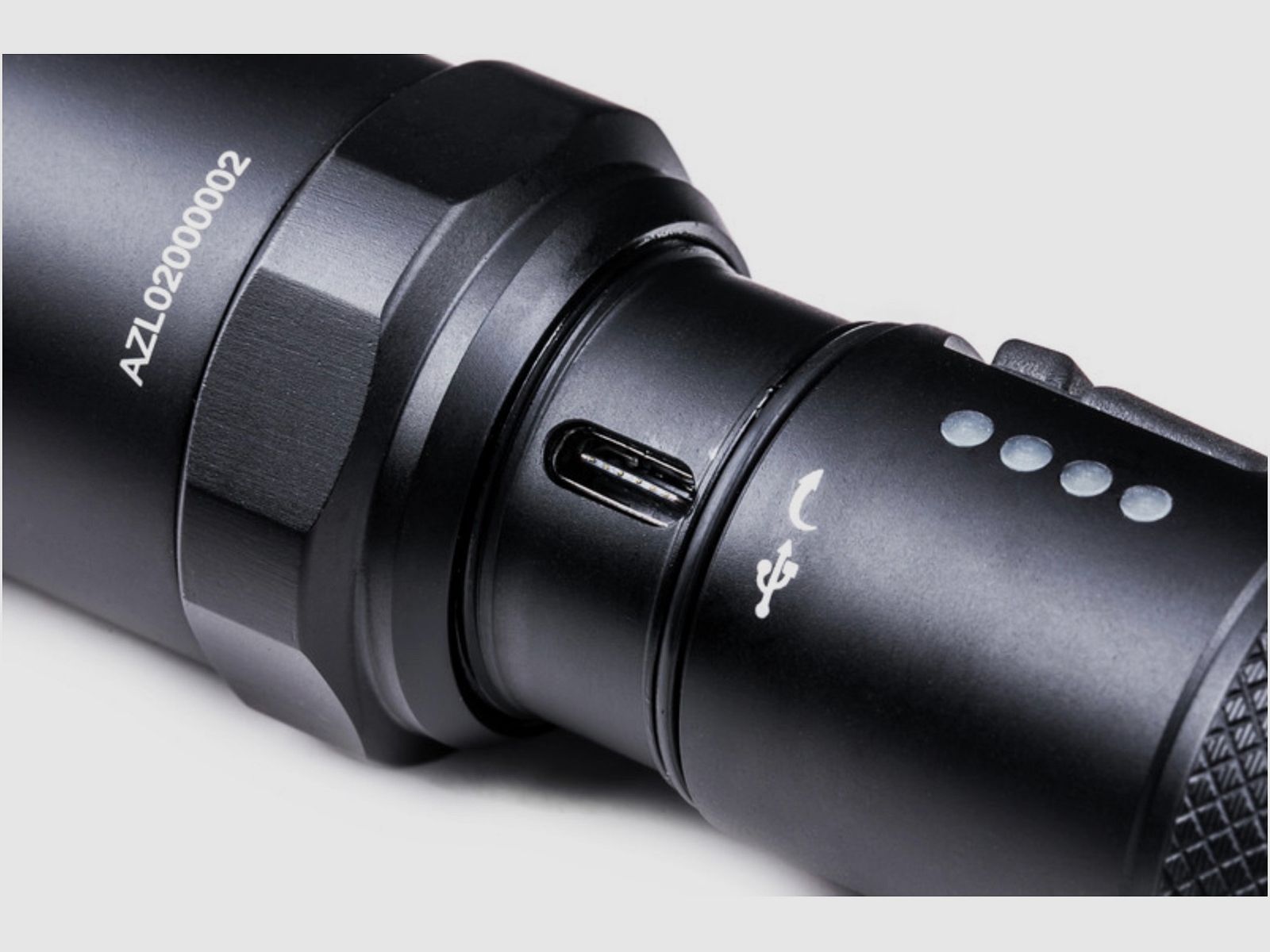 NEXTORCH P80 1.300 Lumen Einsatz LED Taschenlampe 280m Reichweite