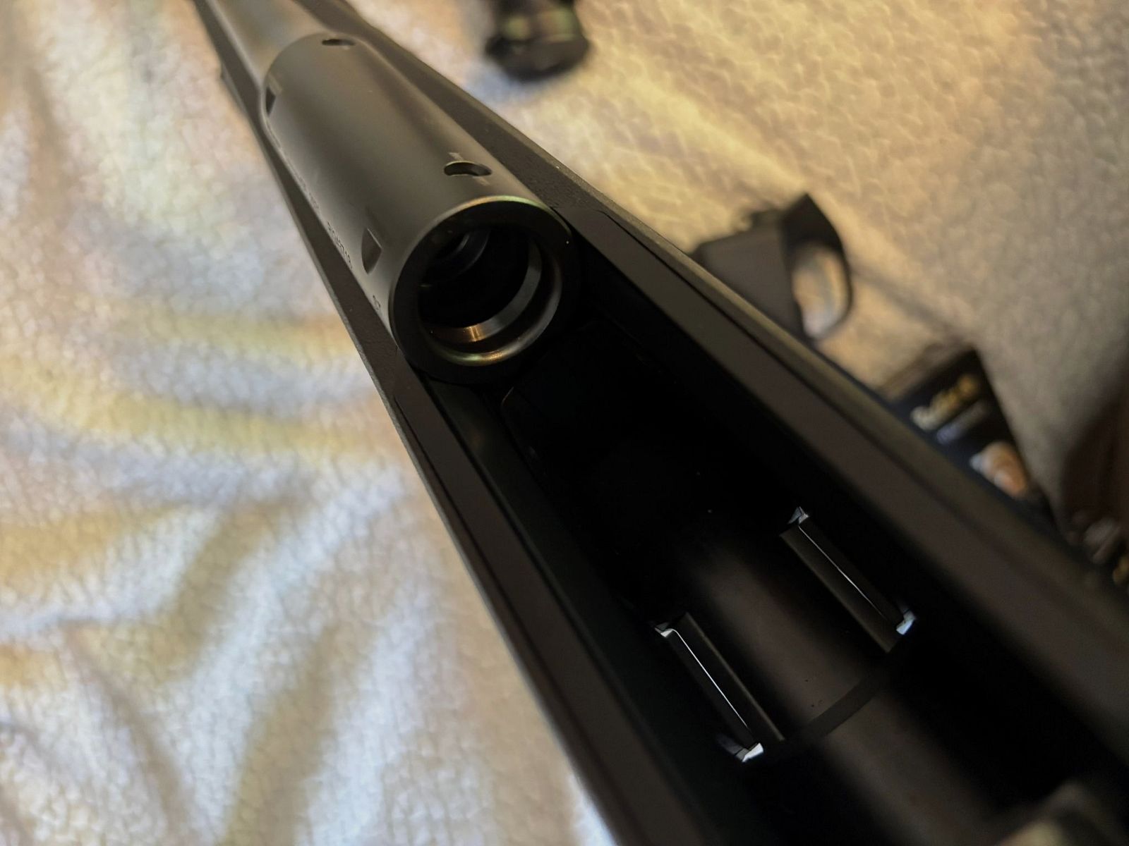 Blaser R8 270 Win. Bez celownika, ale z akcesoriami