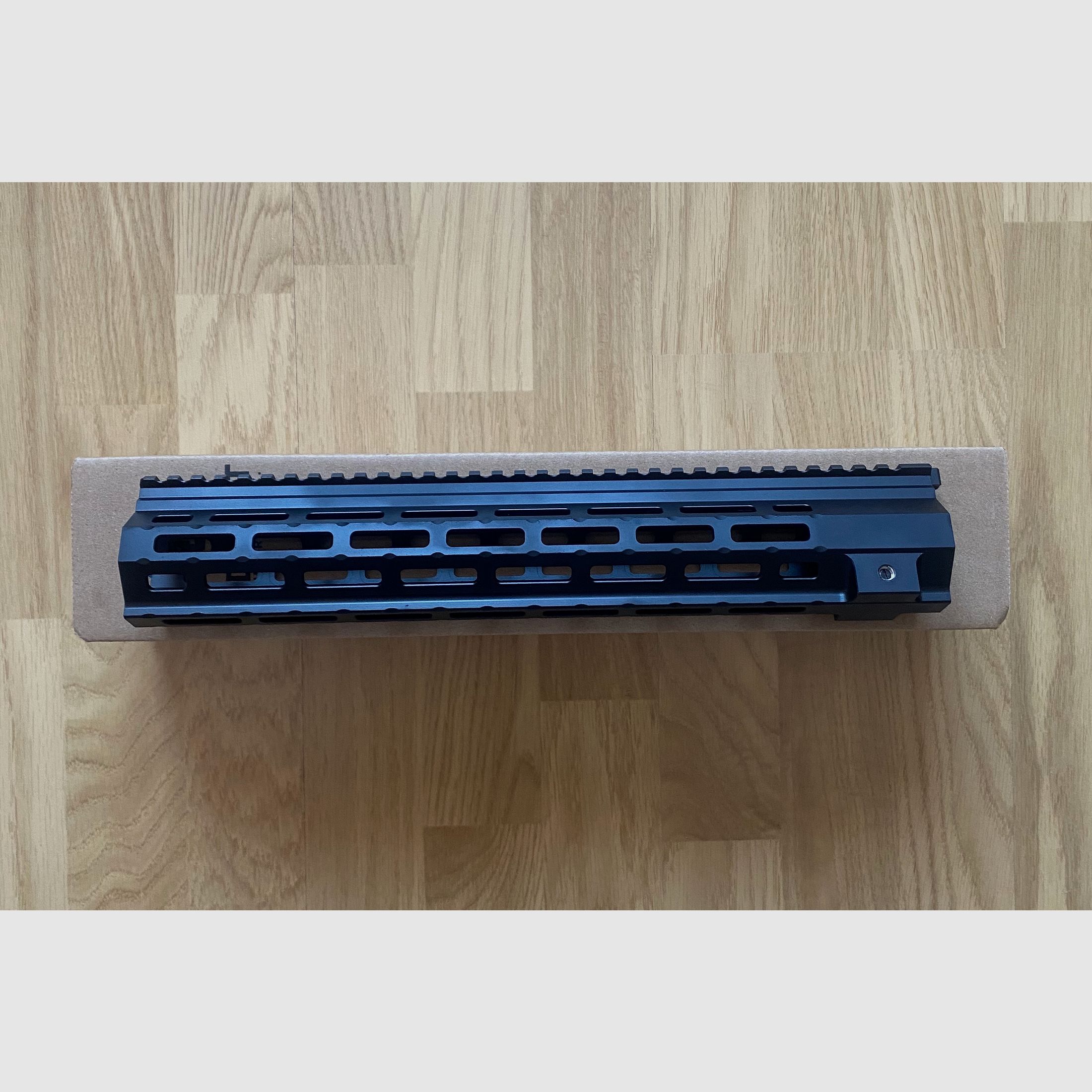 MIDWEST INDUSTRIES MR223 / HK416 M-LOK Handschutz 13,5" (Schwarz)