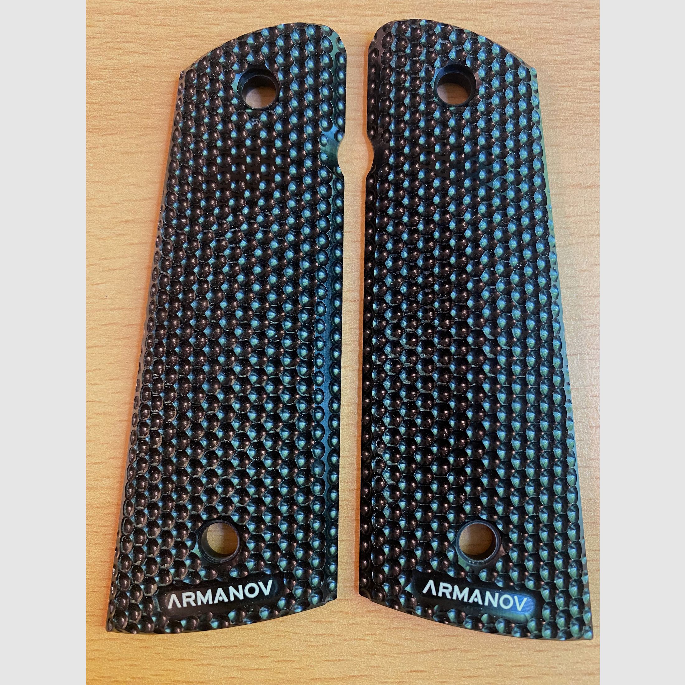 Armanov SpidErgo Grip Panels voor 1911 pistolen, afbeelding 1 van 3