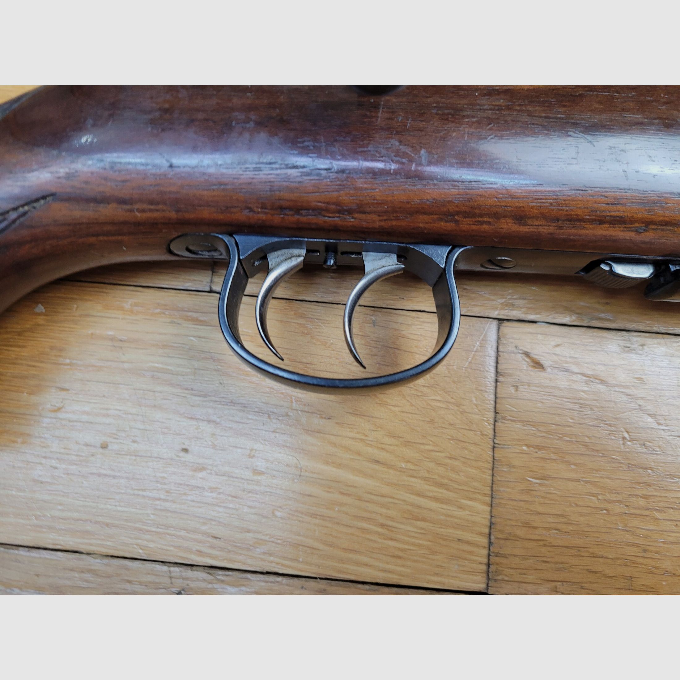Peu courante et très belle Carabine Anschütz Type Schützen – Modèle 1418 ST – Cal. 22LR – Chargeur Anschütz d&rsquo;origine – Qualité Anschütz des années 60 – Une merveille de petite carabine et un Collector – TBE++, image 6 sur 32