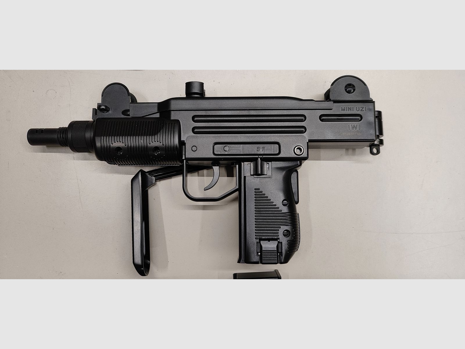 IWI UZI submachine gun CO2 4.5mm BB steel or plastic