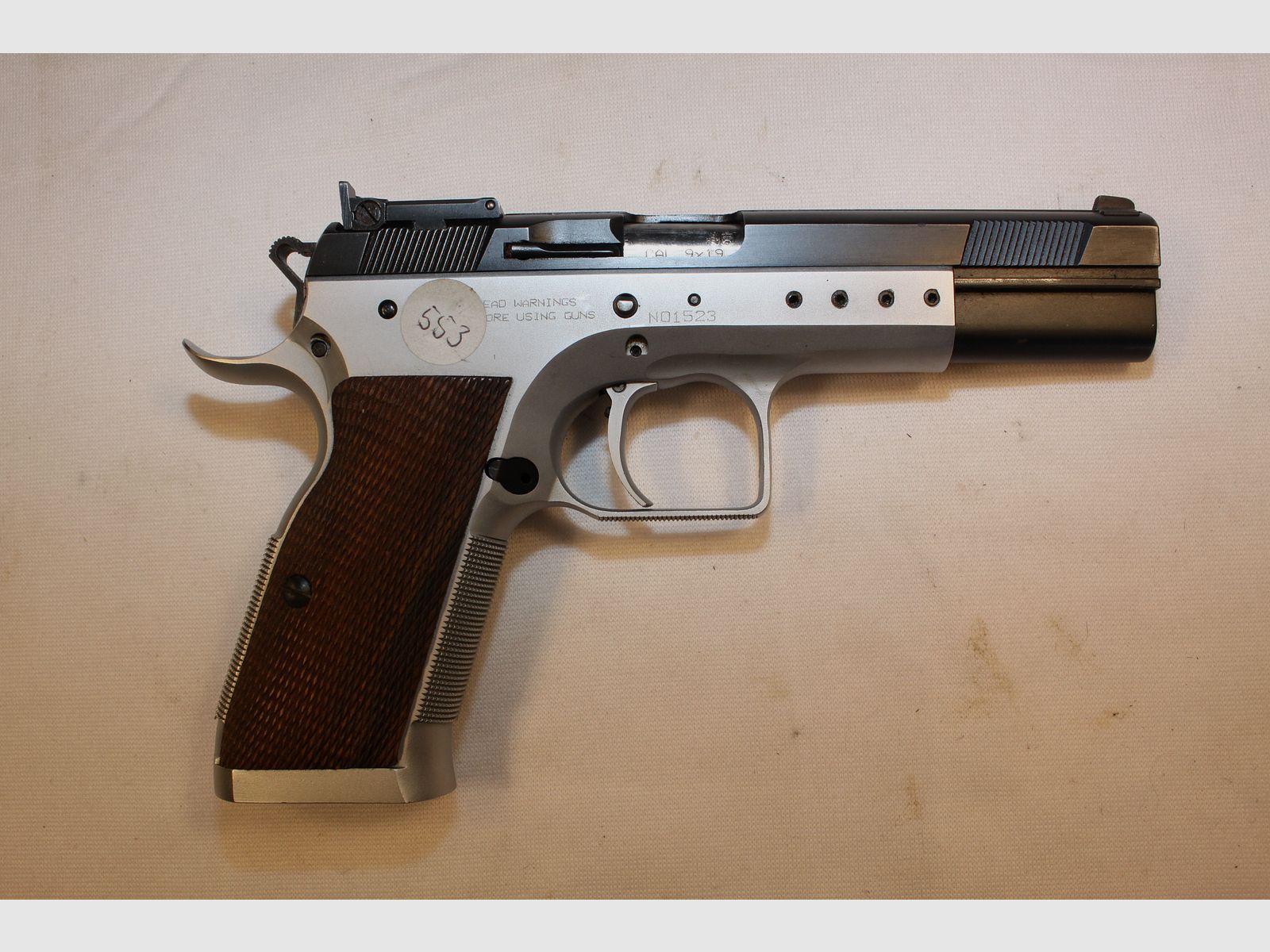 Pistolet 9mmLuger Tanfolio.