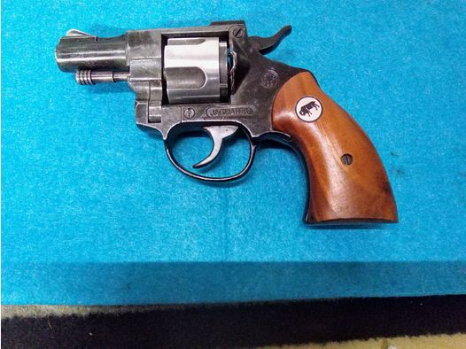 Biete einen Revolver Modell ME Jaguar 80.kaliber 9mm/380knall