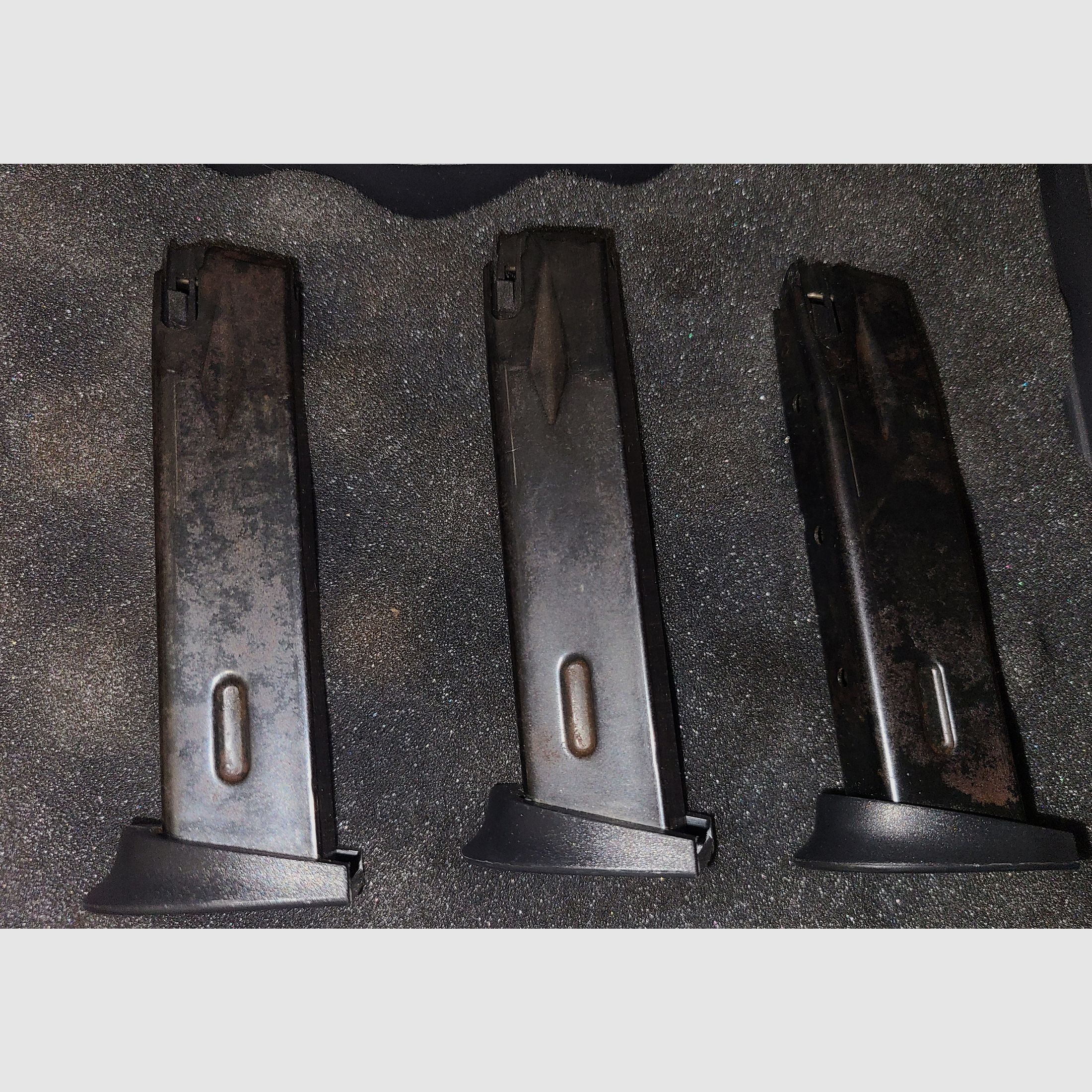 RETAY X TREME / VERCHROMT SILBER / mit Zubehör 3 MAGAZINE / mit OVP / cal. 9mm P.A.K. / PTB 1042 / SCHRECKSCHUSS GAS PISTOLE / SILVESTER / SELBSTVERTEIDIGUNG / NEUWERTIG