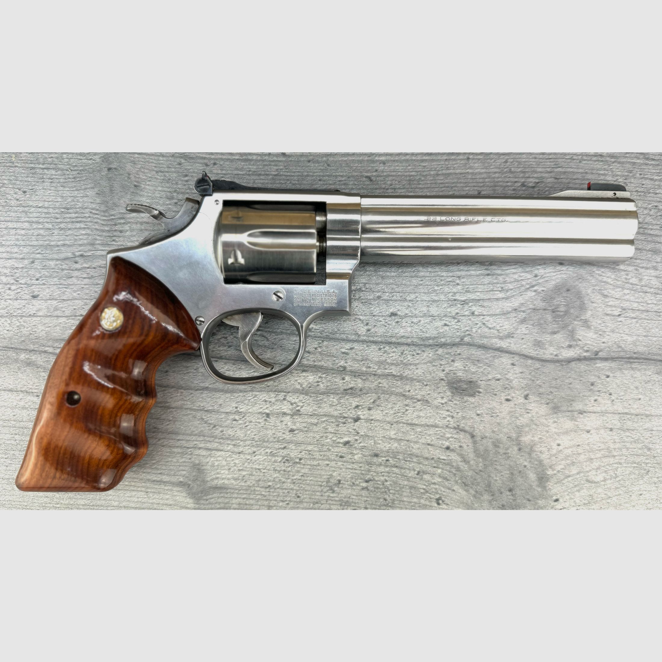 Smith & Wesson Mod. 617-1 Campione di tiro .22 l.r. impugnature in legno