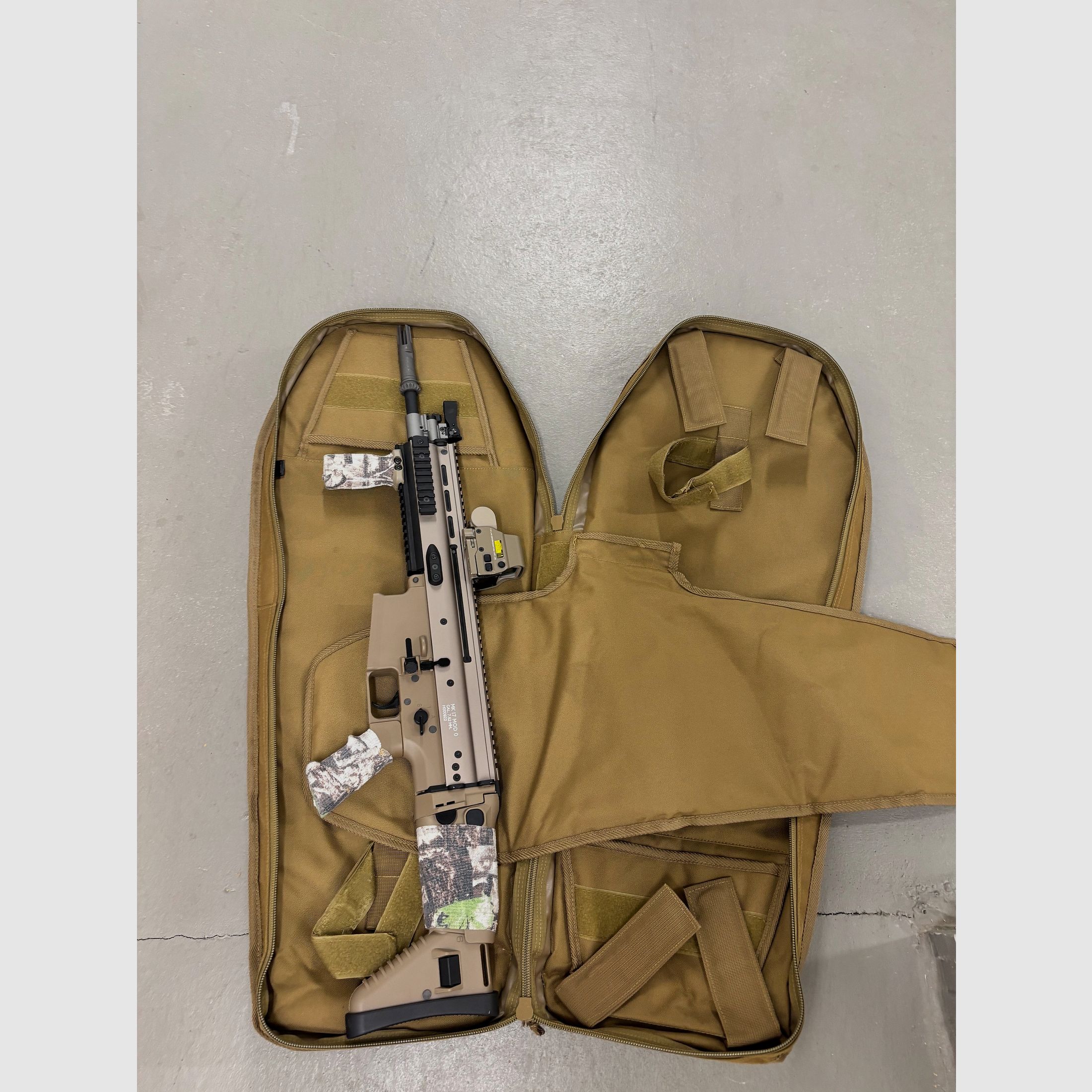 SCAR MK17 - ca 1,6 Joule incl. red dot, immagine 2 di 3