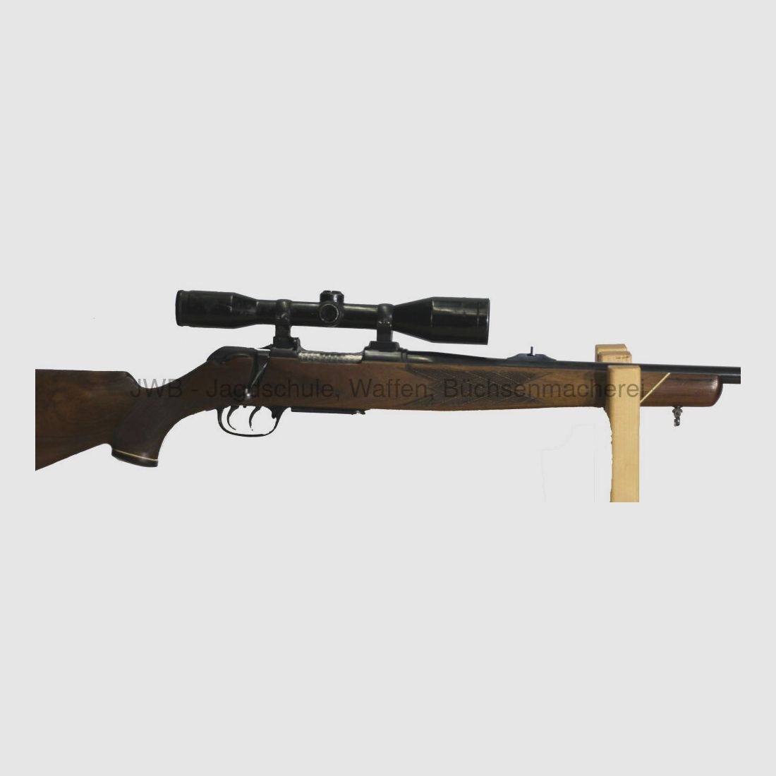 Fucile a ripetizione Krico con montaggio girevole e cannocchiale Zeiss .243Win