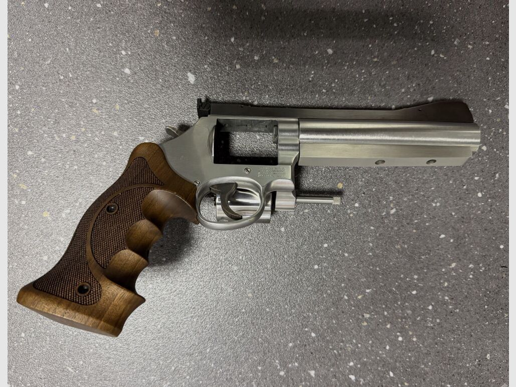 Smith & Wesson S&W 686-4 HCG Holden Custom Guns