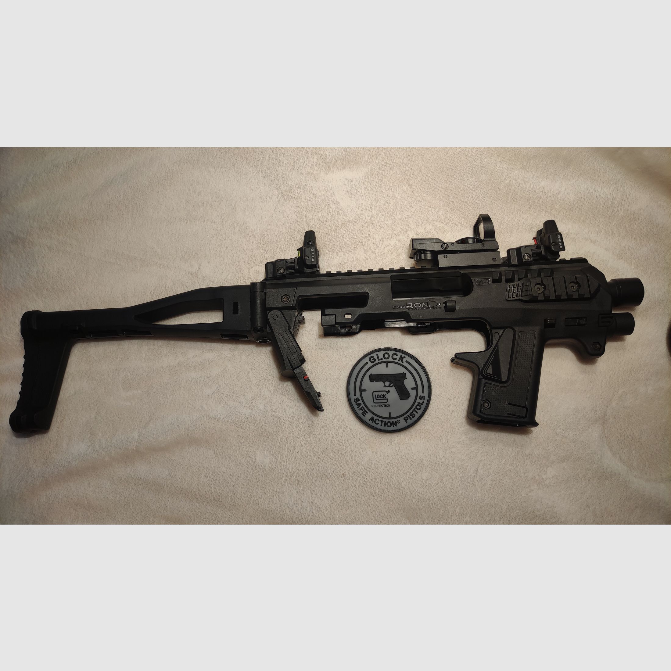 Glock 17 Gen5 with accessories (like new)