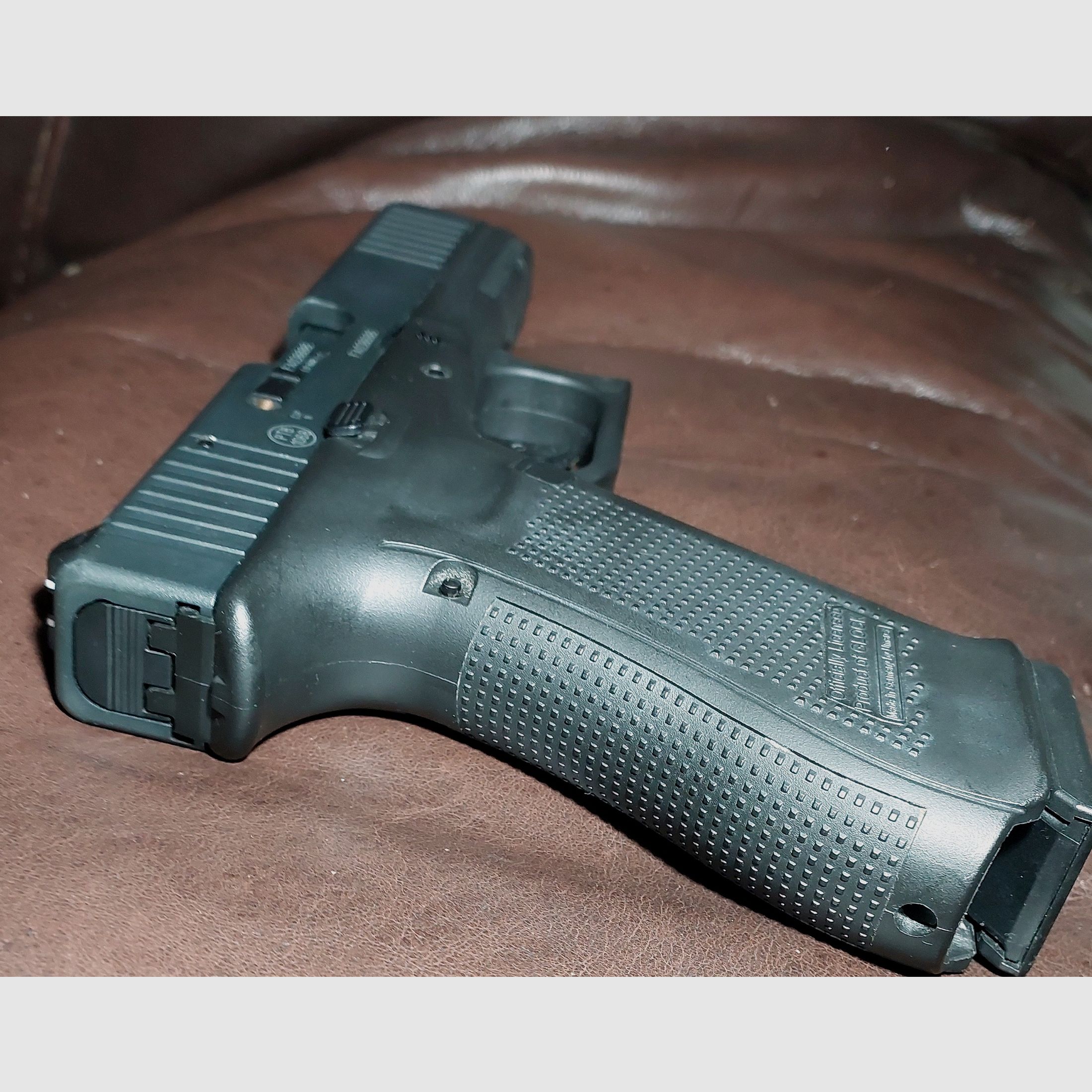 Glock 17 Gen5 Schreckschuss Pistole 9mm P.A.K. schwarz (PTB 1068) - 2 Magazine - Taktisches IWB Holster Rex Arms Sidecar