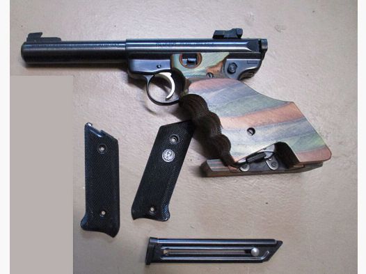 Sportpistole Ruger MKII mit Reservemagzin und 2 Griffen	 MK II