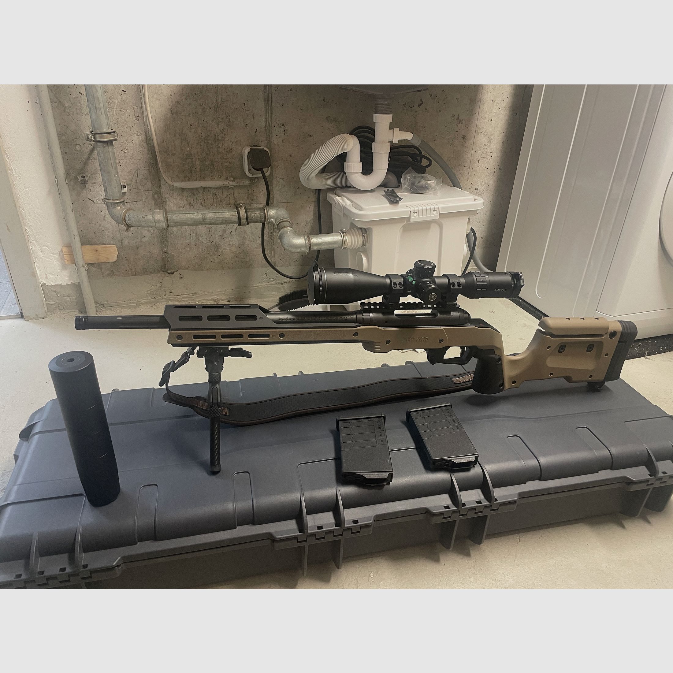 Savage Arms 110 Tactical Hunter in MDT XRS-Chassis, Komplett-Paket mit Schalldämpfer