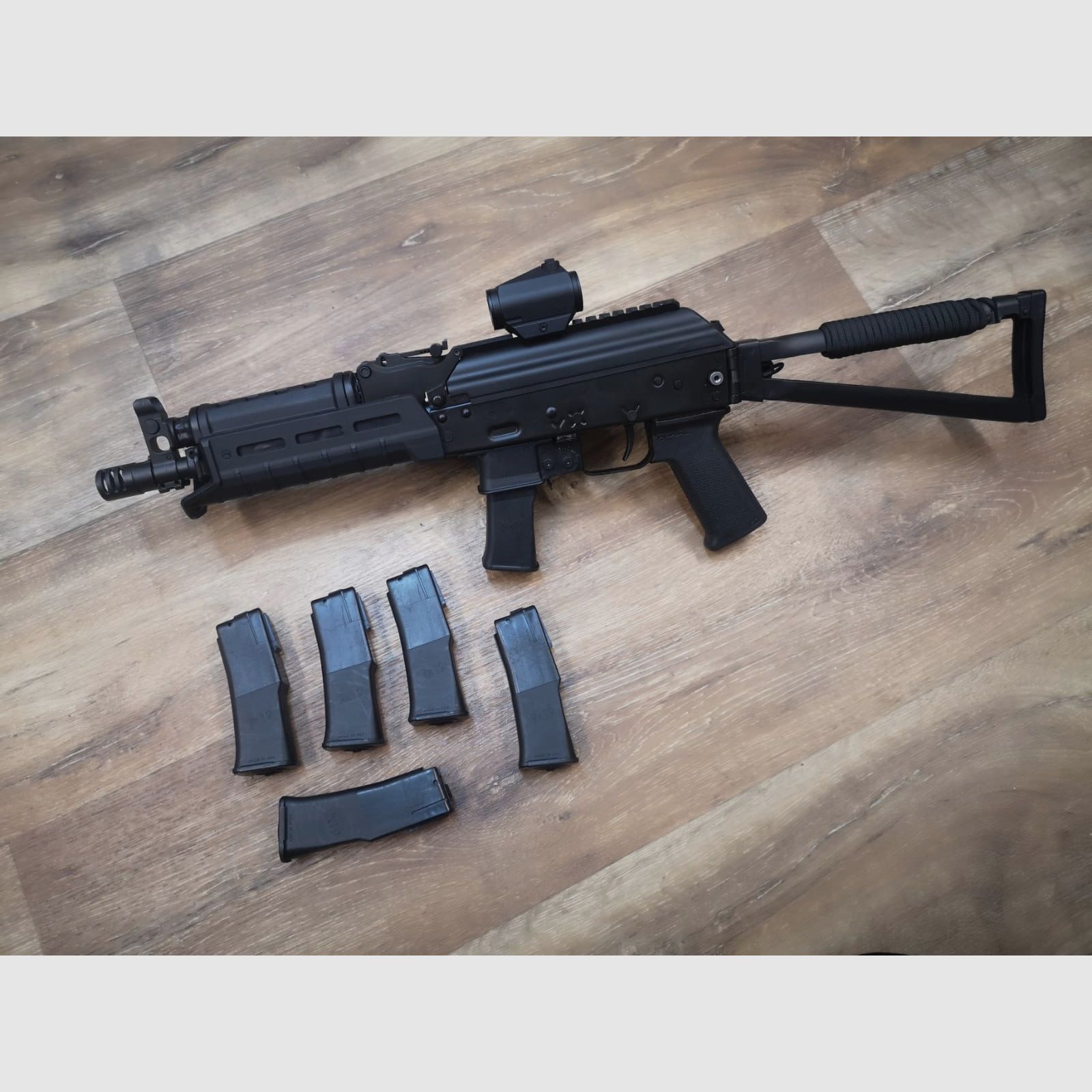 Kalaschnikov USA - KR-9 SBR Sport, carabine semi-automatique en calibre 9mm Luger, PCC, avec 6 chargeurs, mallette et certificat BKA, état d'origine - Limité