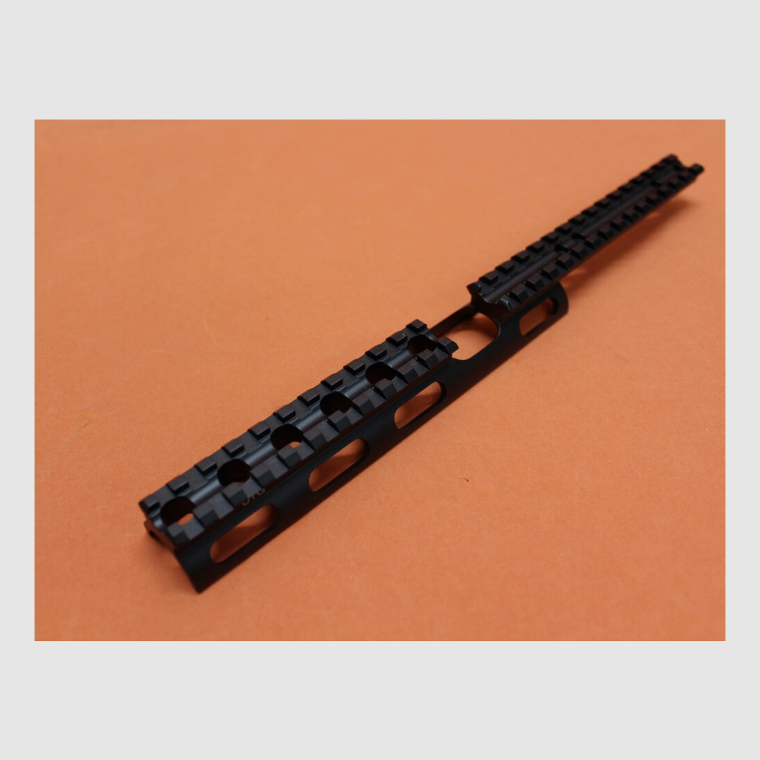 UTG - Leapers Ruger 10/22 : Rail de scout tactique UTG (MNT-R22SS26) Alu Noir / Rail de montage Picatinny BL=298mm