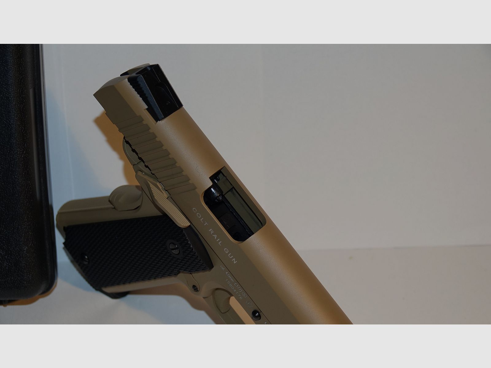 Colt M45 CQBP CO2-pistool in zeldzaam TAN BEIGE als nieuw