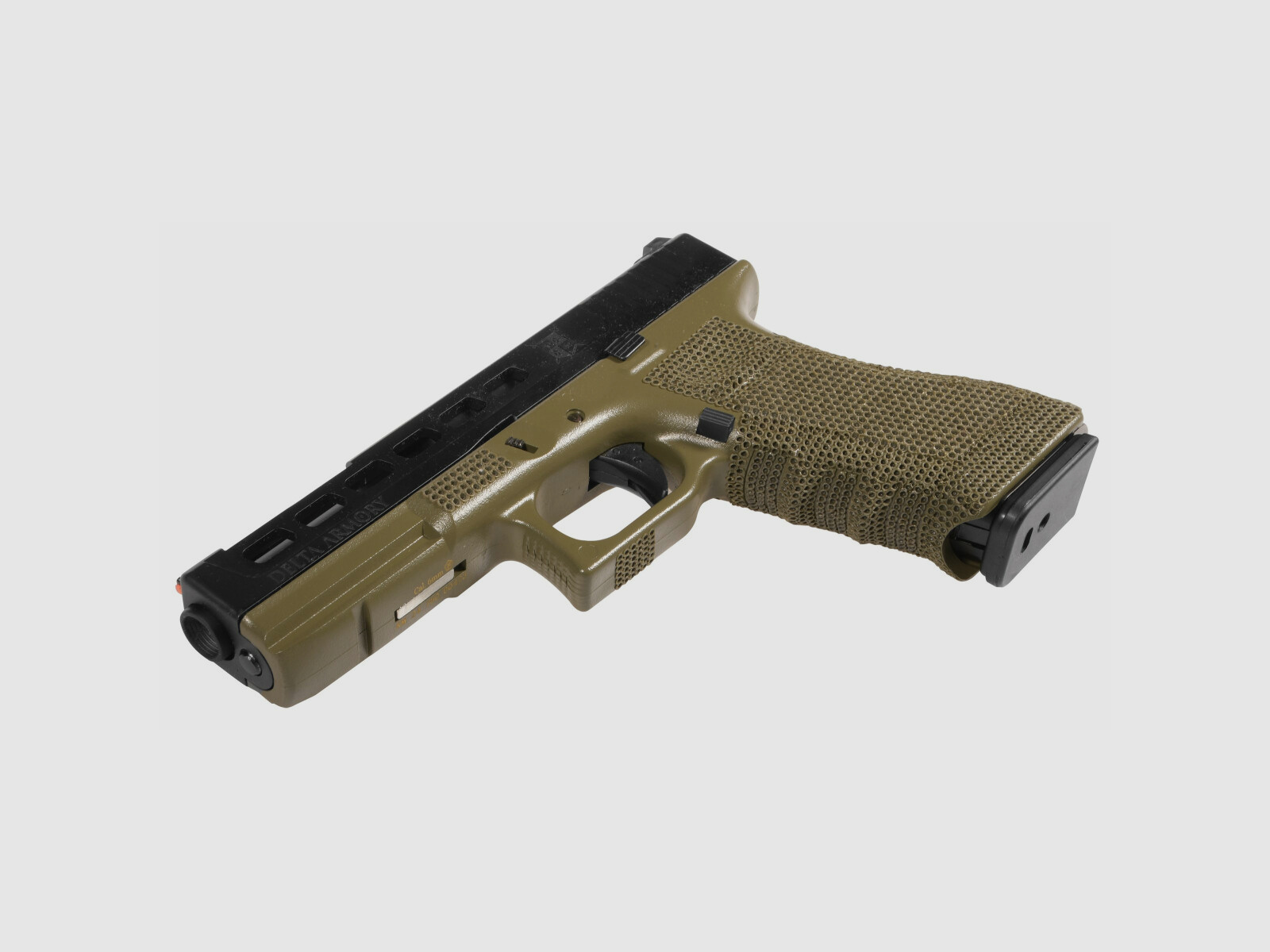P06 GBB Airsoft Pistole in Oliv | Delta Armory