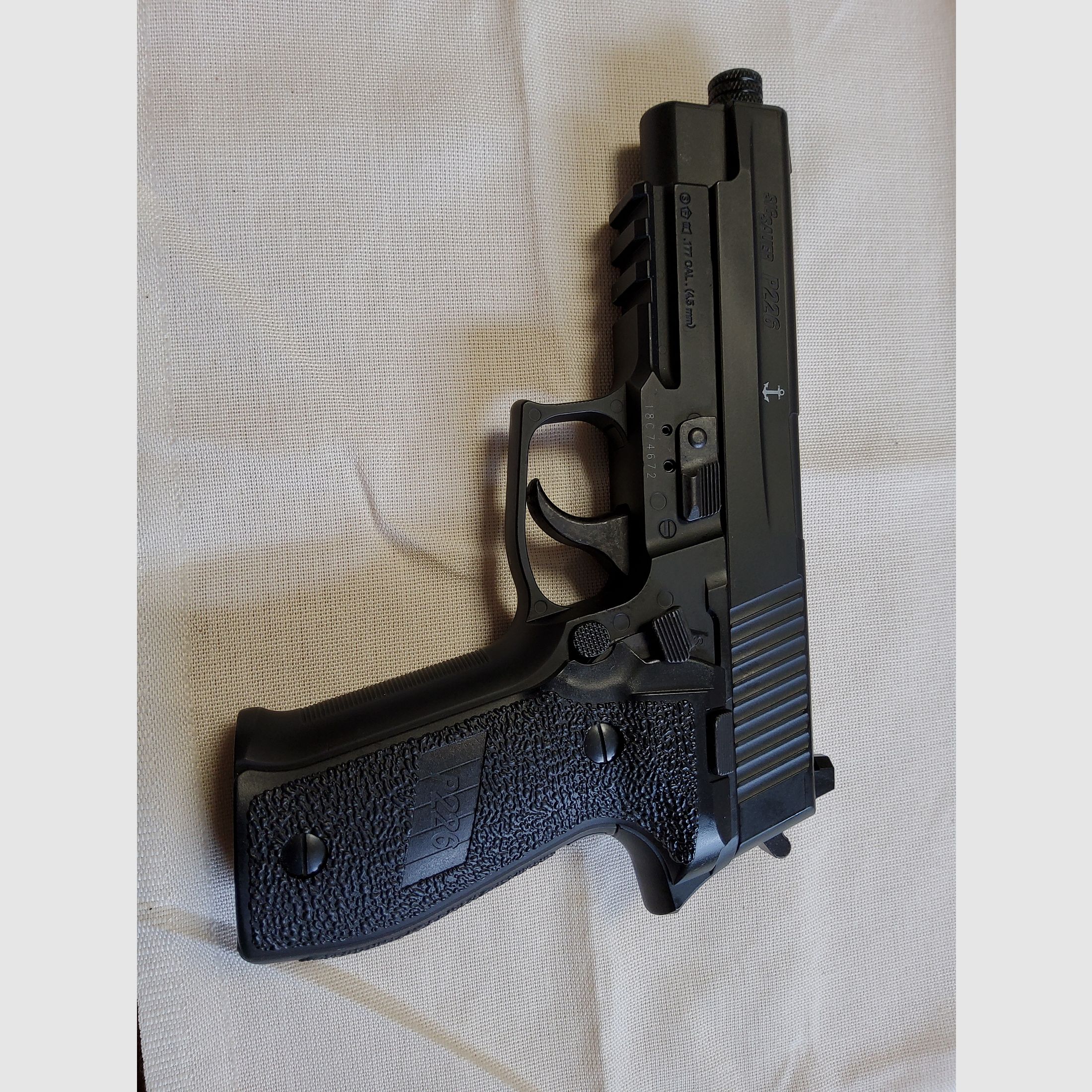 Pistolet Co2 Sig Sauer P226 Diabolo 4,5 mm noir Blowback