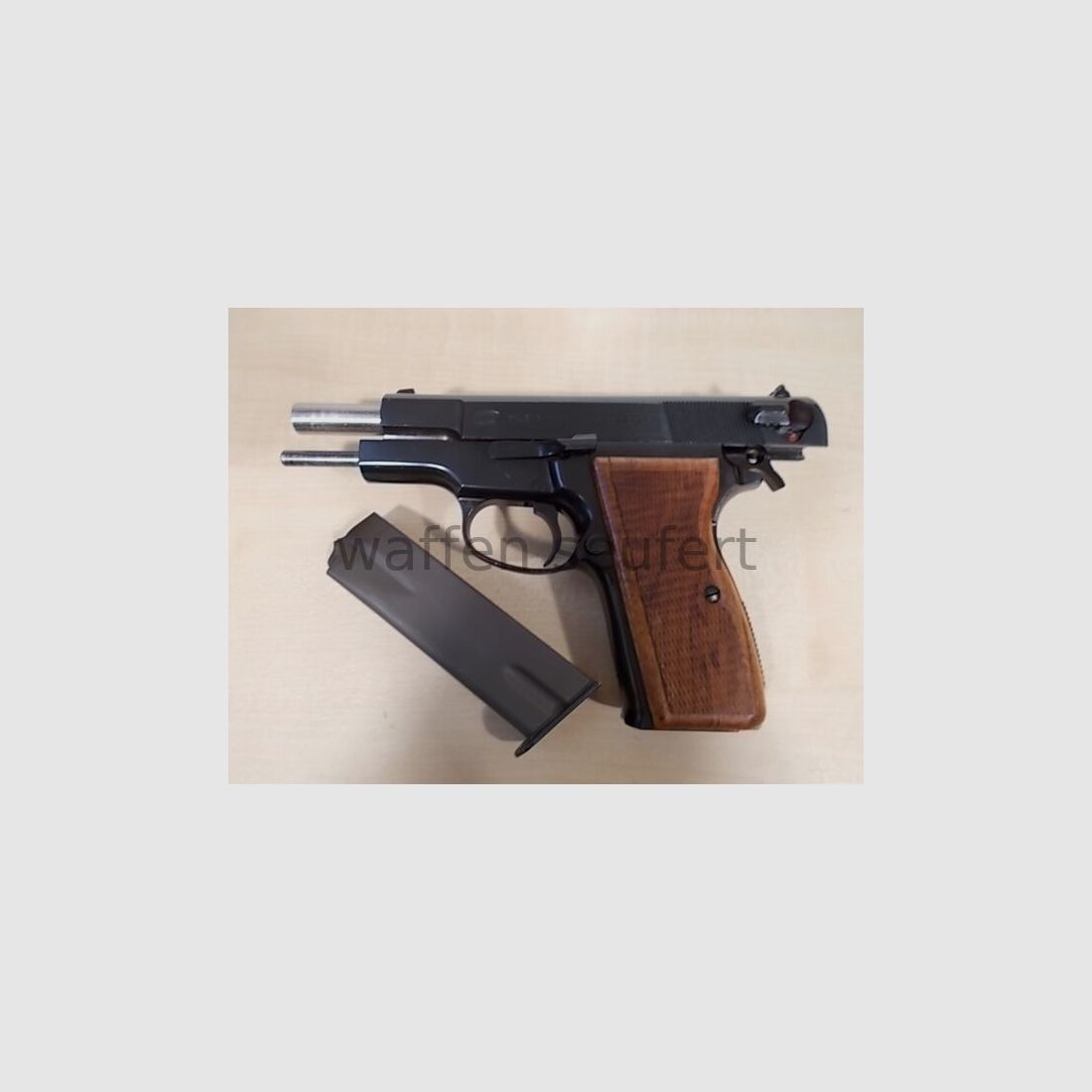 Pistolet Mauser Compact DA kal. dużego.