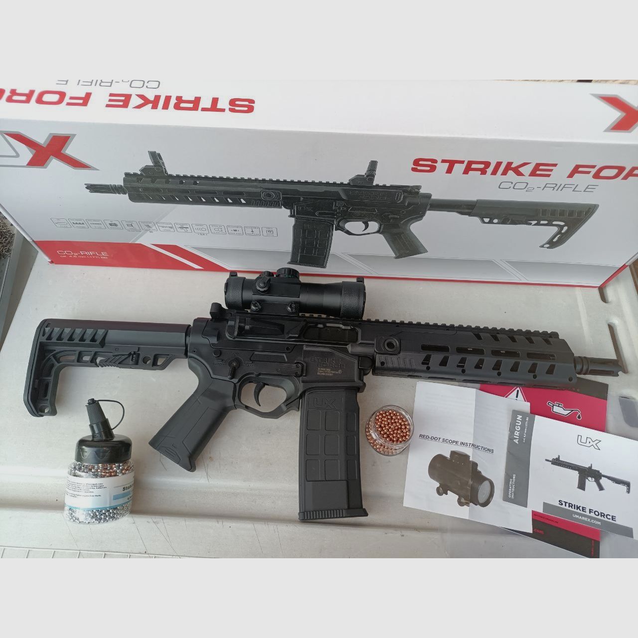 UX Strike Force CO2 Gewehr Red Green Dot Zielfernrohr 477 CO2 Kartuschen 4,5 mm BB Munition  