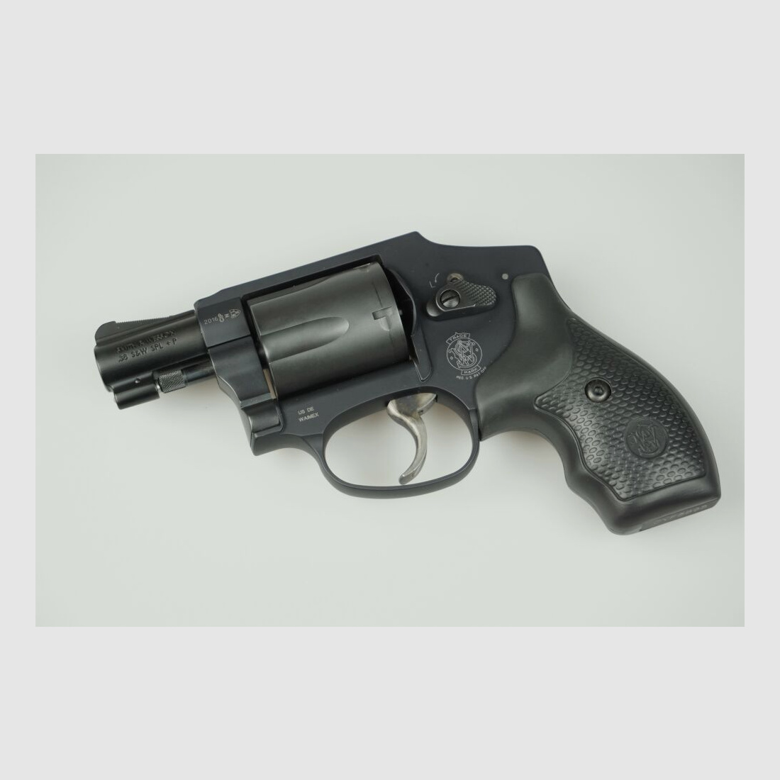 Smith & Wesson 442-2 Airweight schwarz .38 Spec. - Neuwertig inkl. OVP