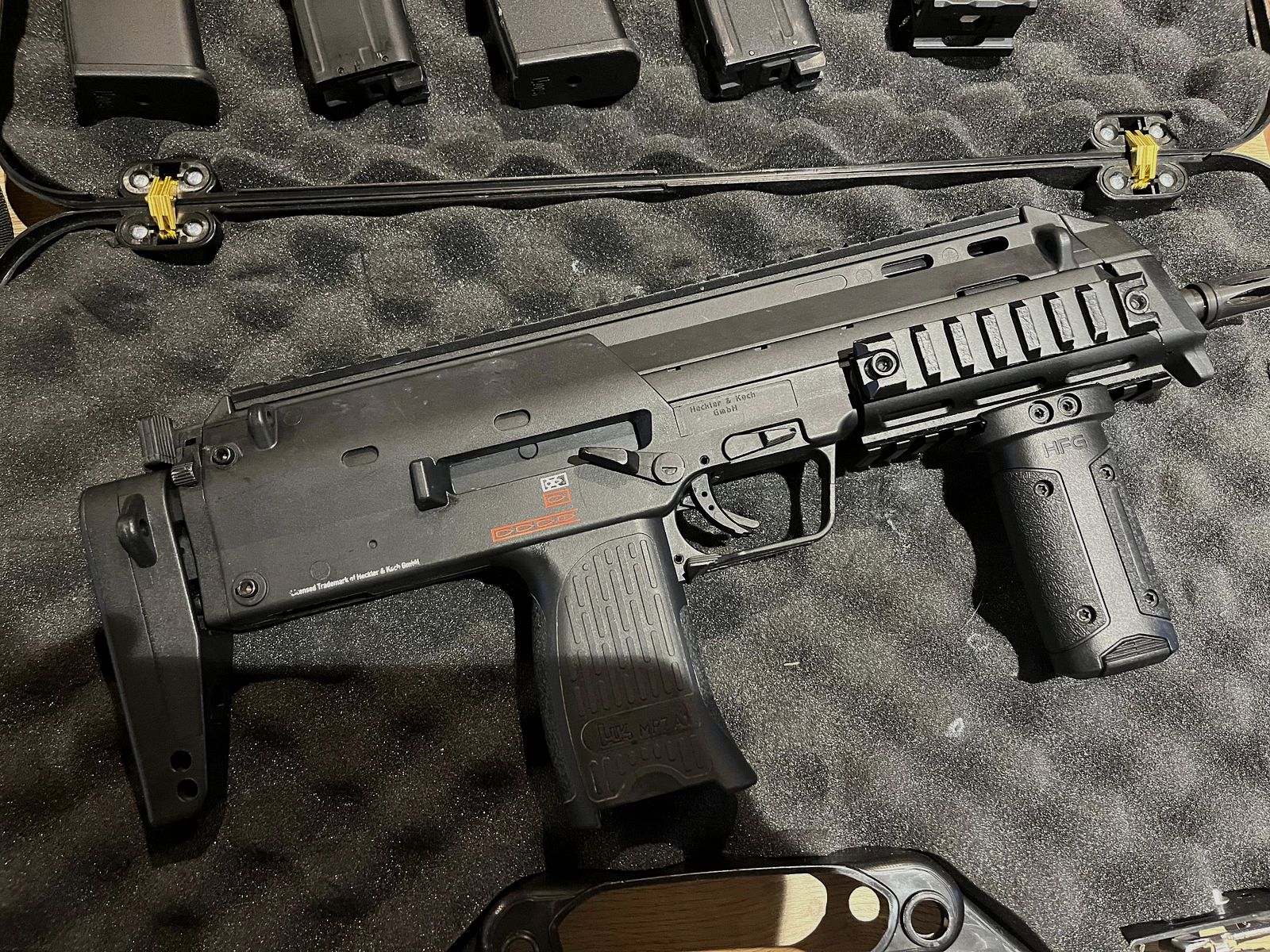 VFC MP7A1 GBBR con vari accessori