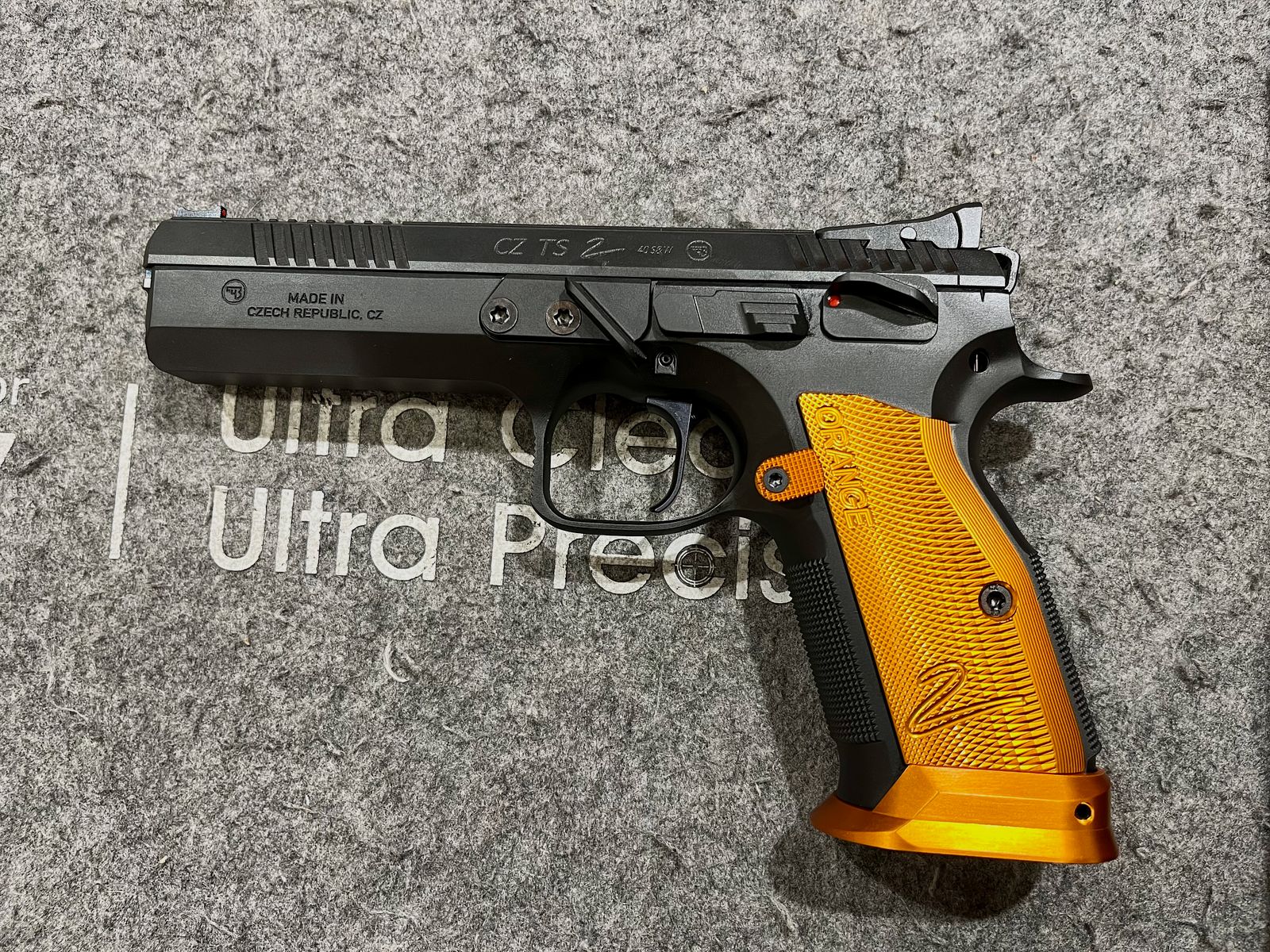 Complete package CZ TS 2 Orange 40 S&W