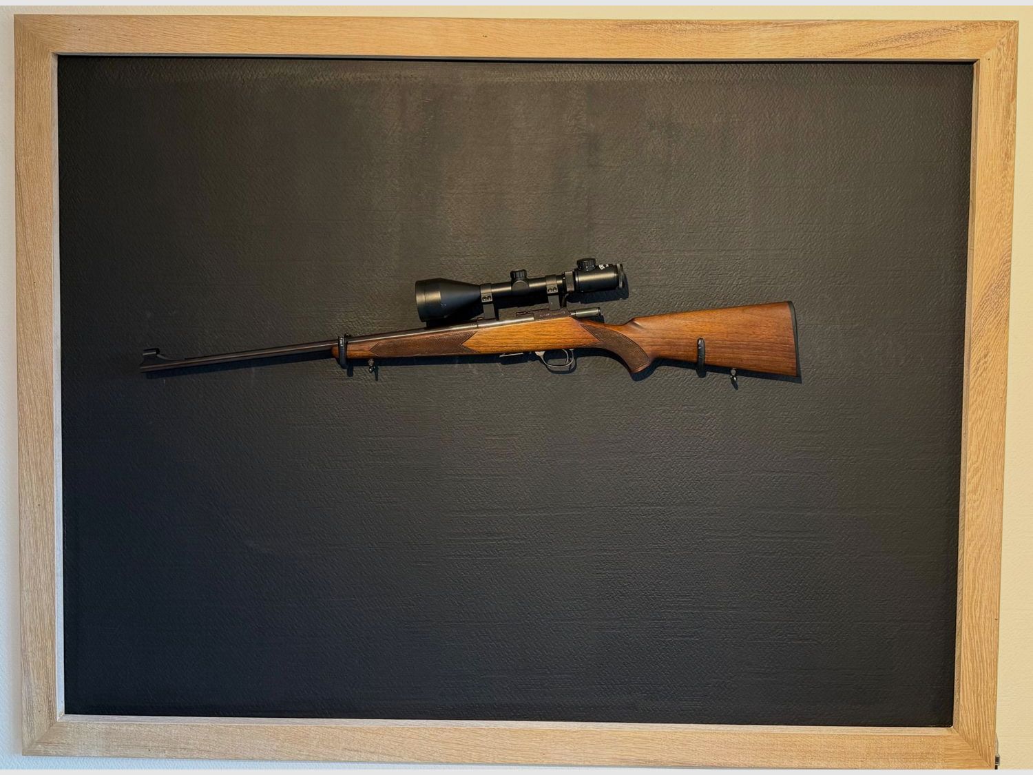 Suhler Jagdhütte Kal. 22 WinMag mit variablem ZF