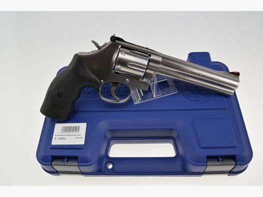 Smith & Wesson 686 Distinguished Combat 357 Mag.