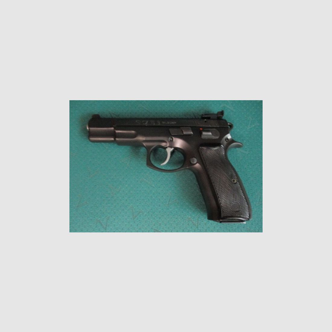 Pistole CZ75 B mit verstellbarer Sportvisierung	 75B